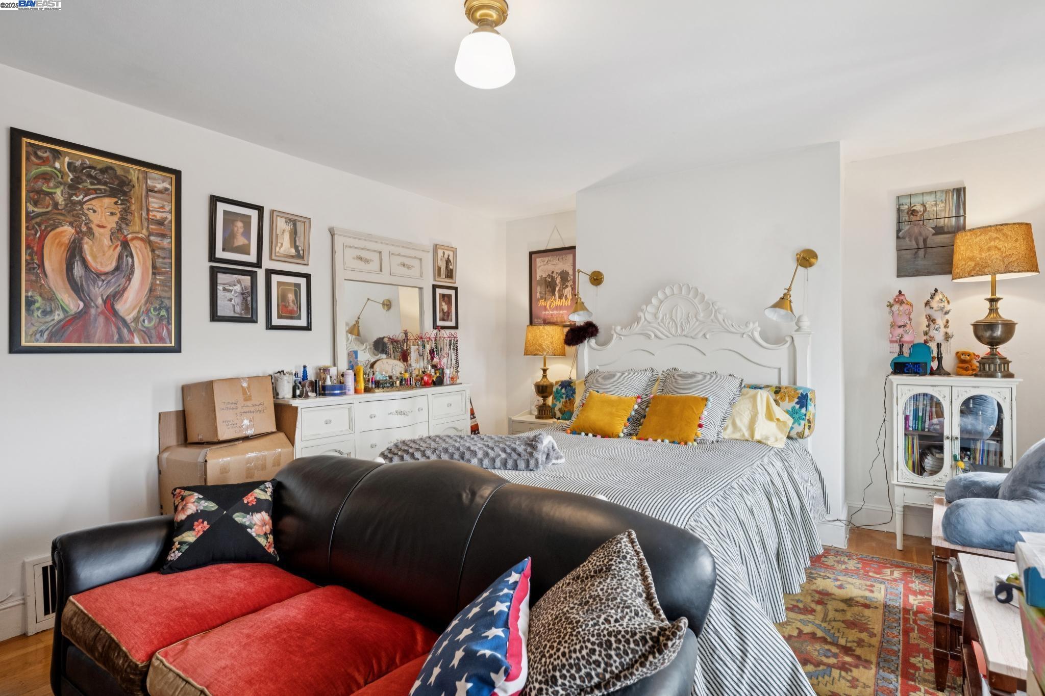 658 30Th Ave, San Francisco, California 94121, 3 Bedrooms Bedrooms, 8 Rooms Rooms,2 BathroomsBathrooms,Residential,For Sale,658 30Th Ave,41106859