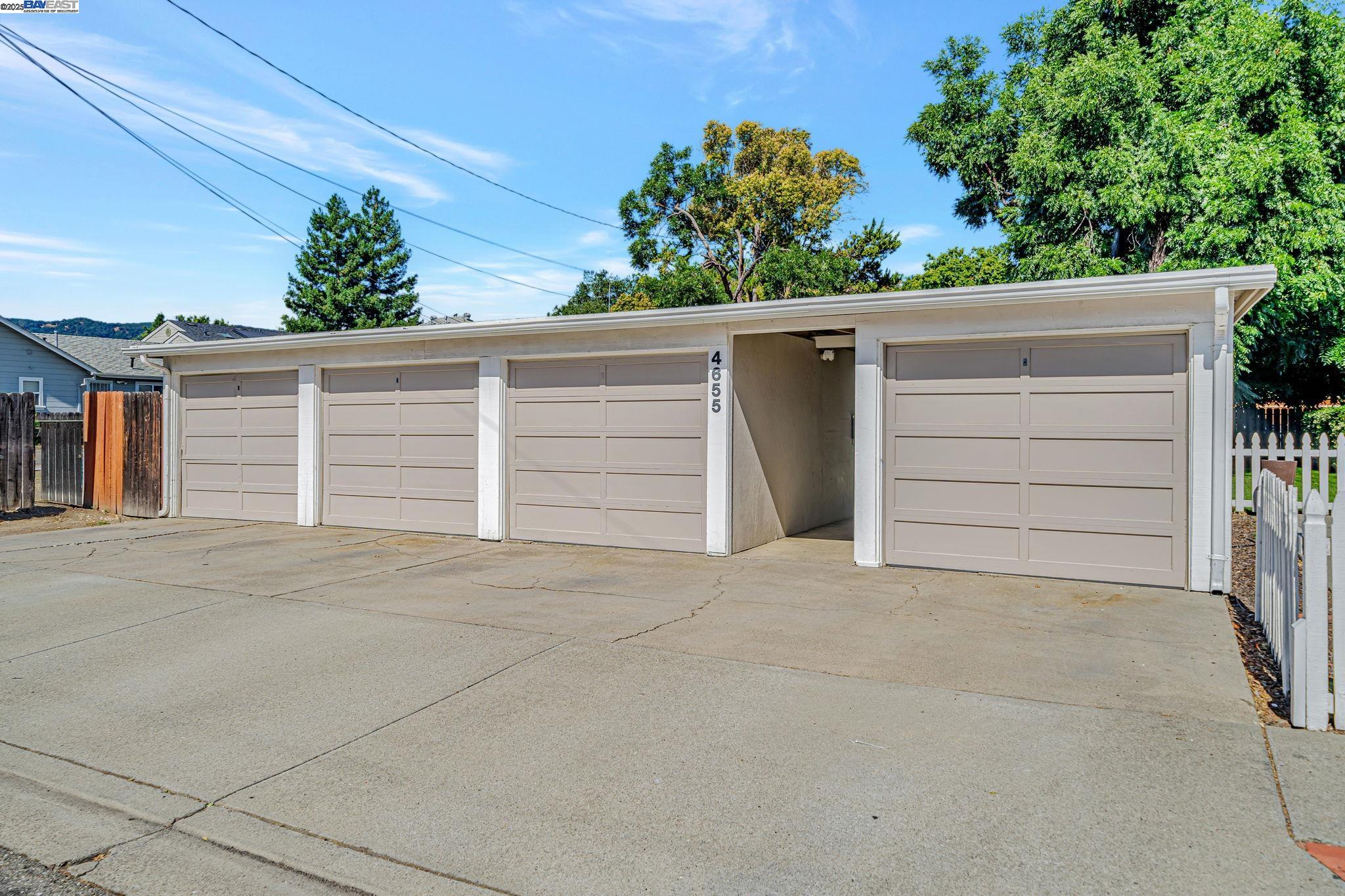 4655 Augustine St, Pleasanton, California 94566, ,Residential Income,For Sale,4655 Augustine St,41106861