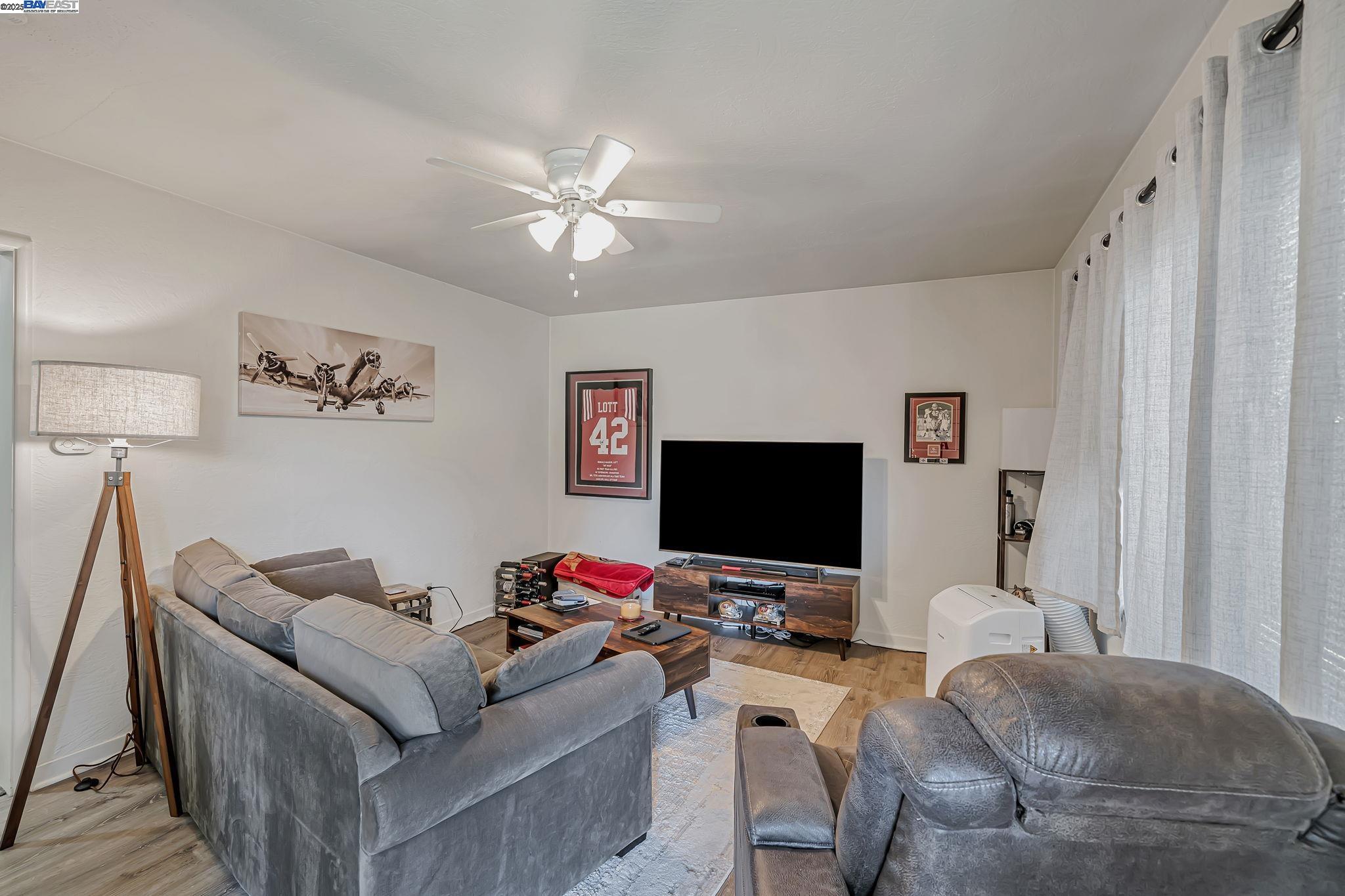 4655 Augustine St, Pleasanton, California 94566, ,Residential Income,For Sale,4655 Augustine St,41106861