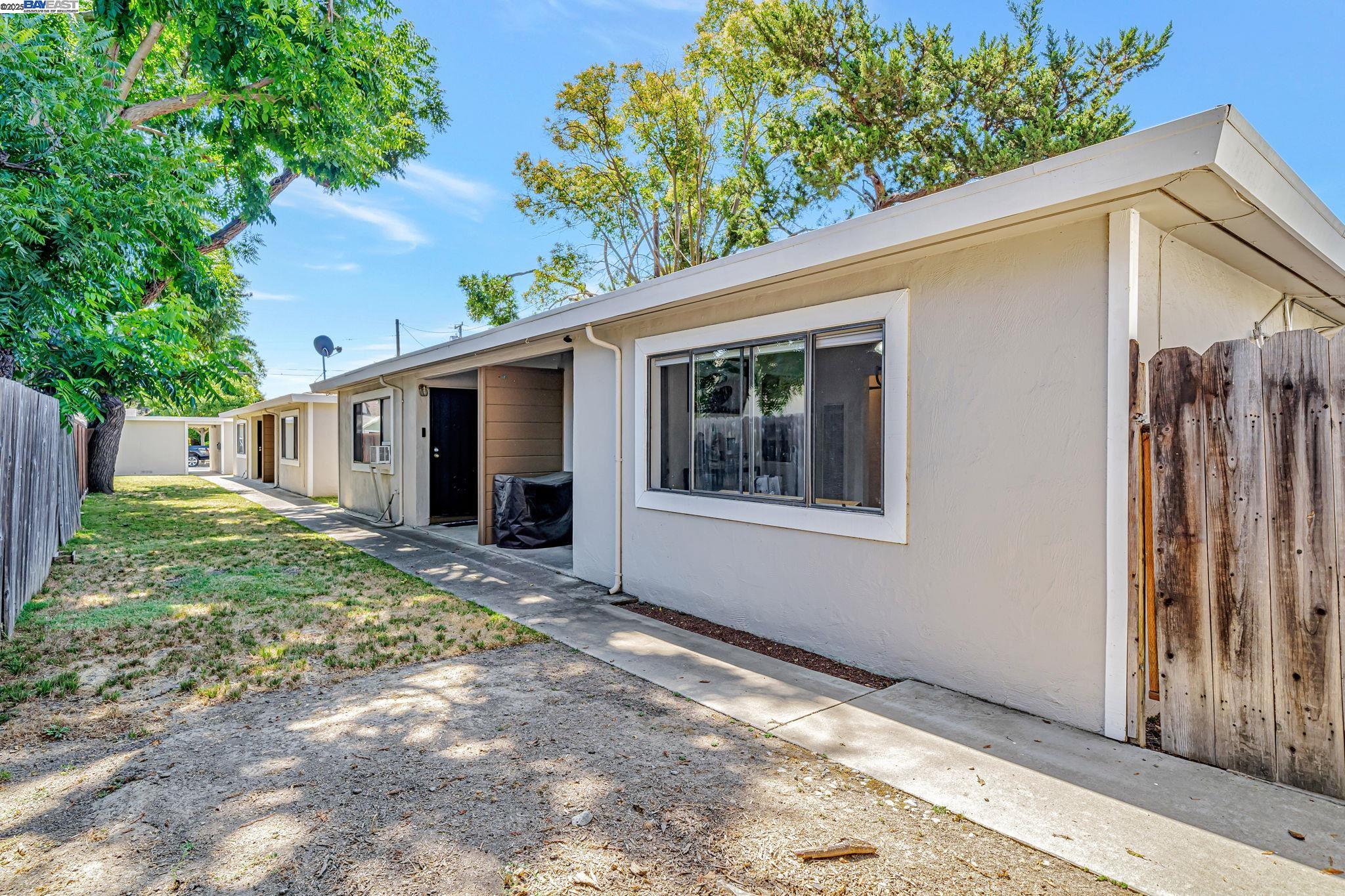 4655 Augustine St, Pleasanton, California 94566, ,Residential Income,For Sale,4655 Augustine St,41106861