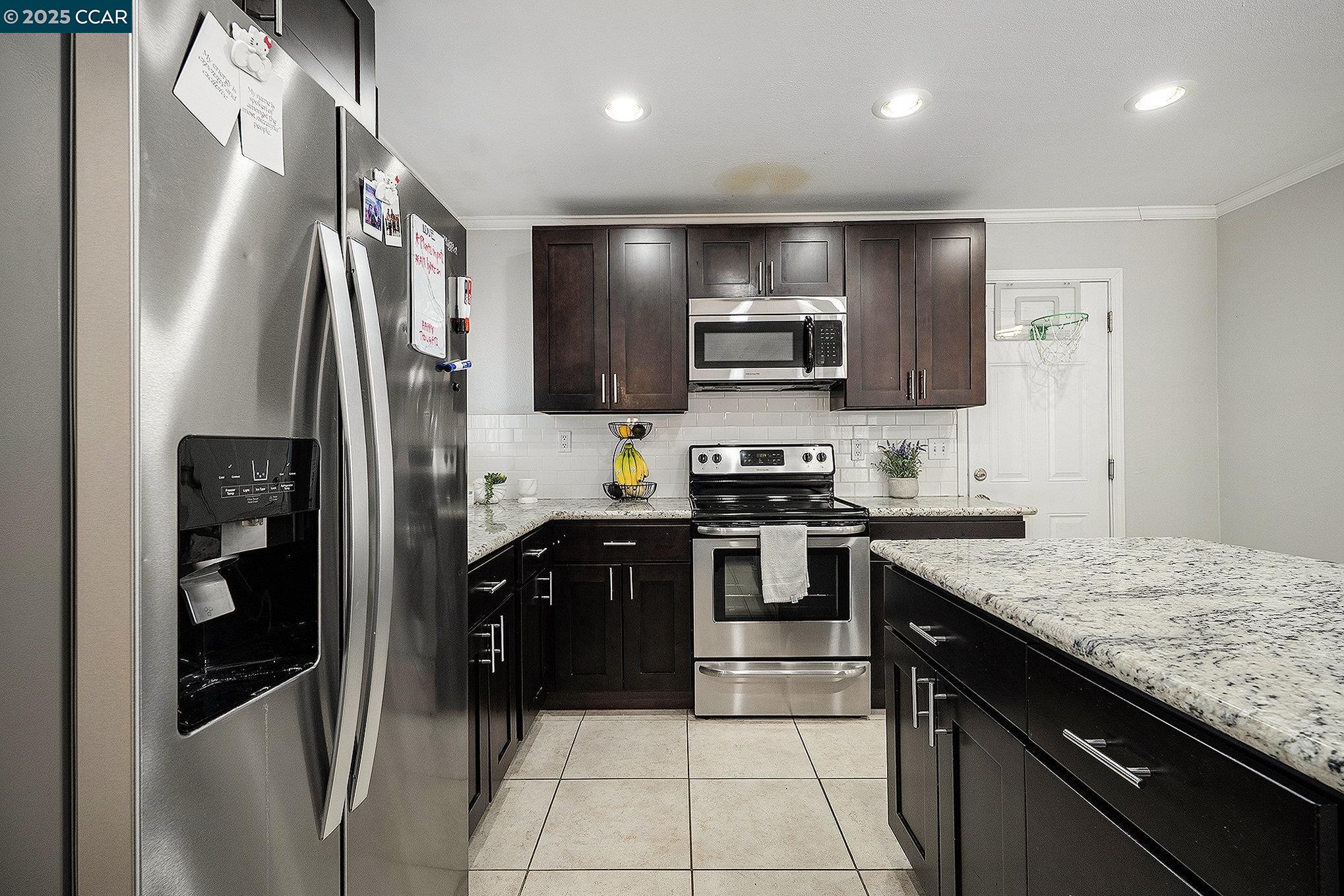 Detail Gallery Image 12 of 32 For 1739 Lynwood Dr, Concord,  CA 94519 - 3 Beds | 2 Baths