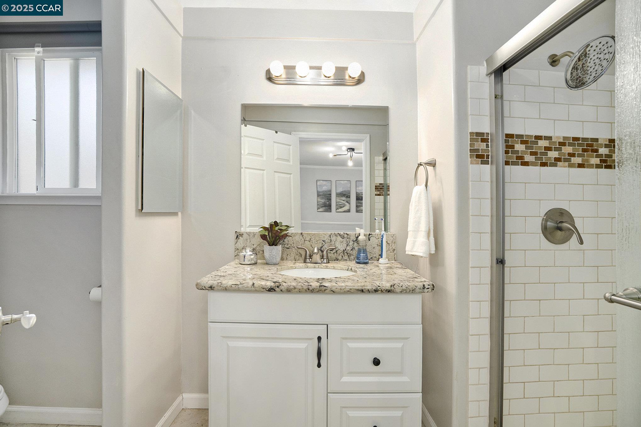 Detail Gallery Image 18 of 32 For 1739 Lynwood Dr, Concord,  CA 94519 - 3 Beds | 2 Baths