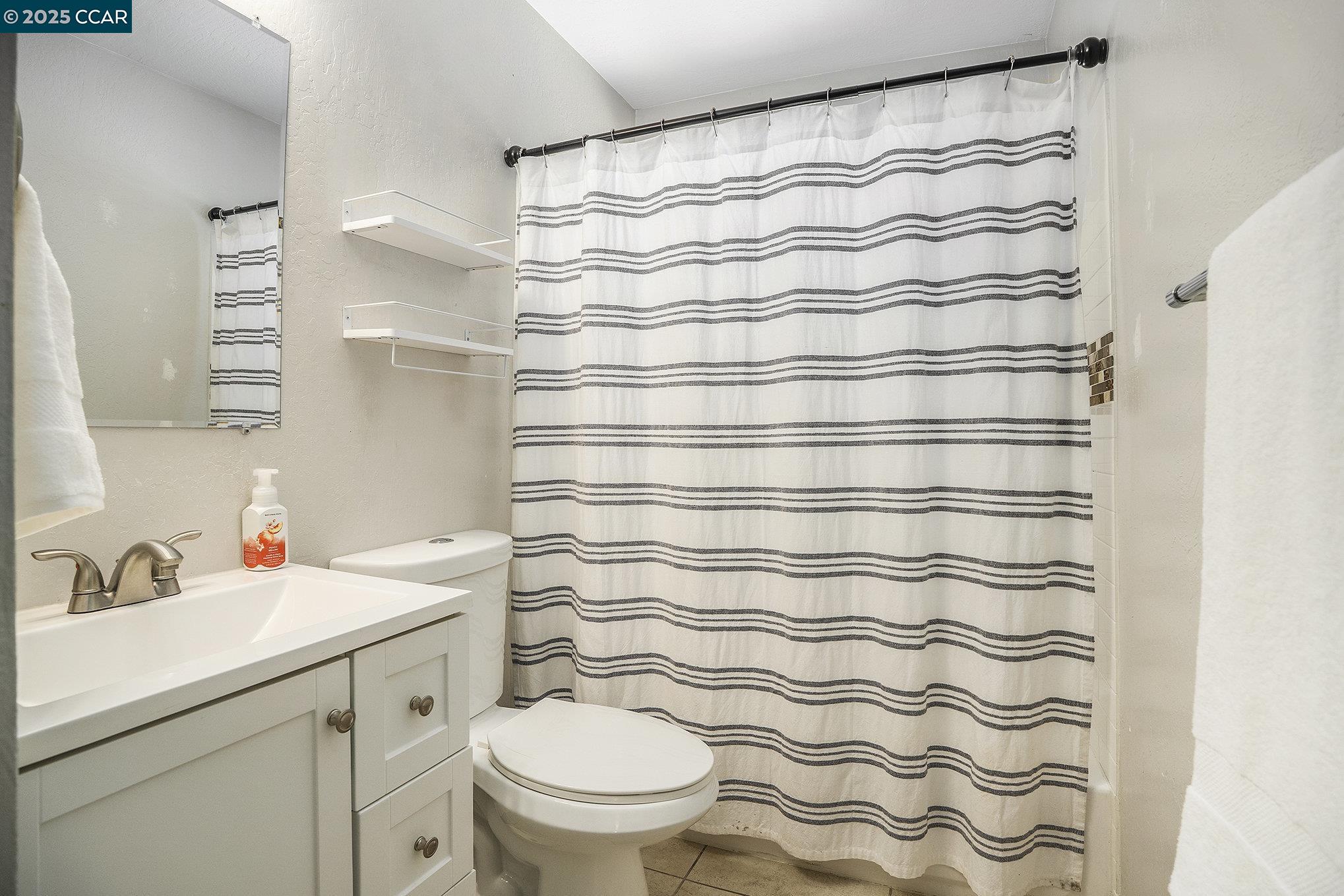Detail Gallery Image 22 of 32 For 1739 Lynwood Dr, Concord,  CA 94519 - 3 Beds | 2 Baths