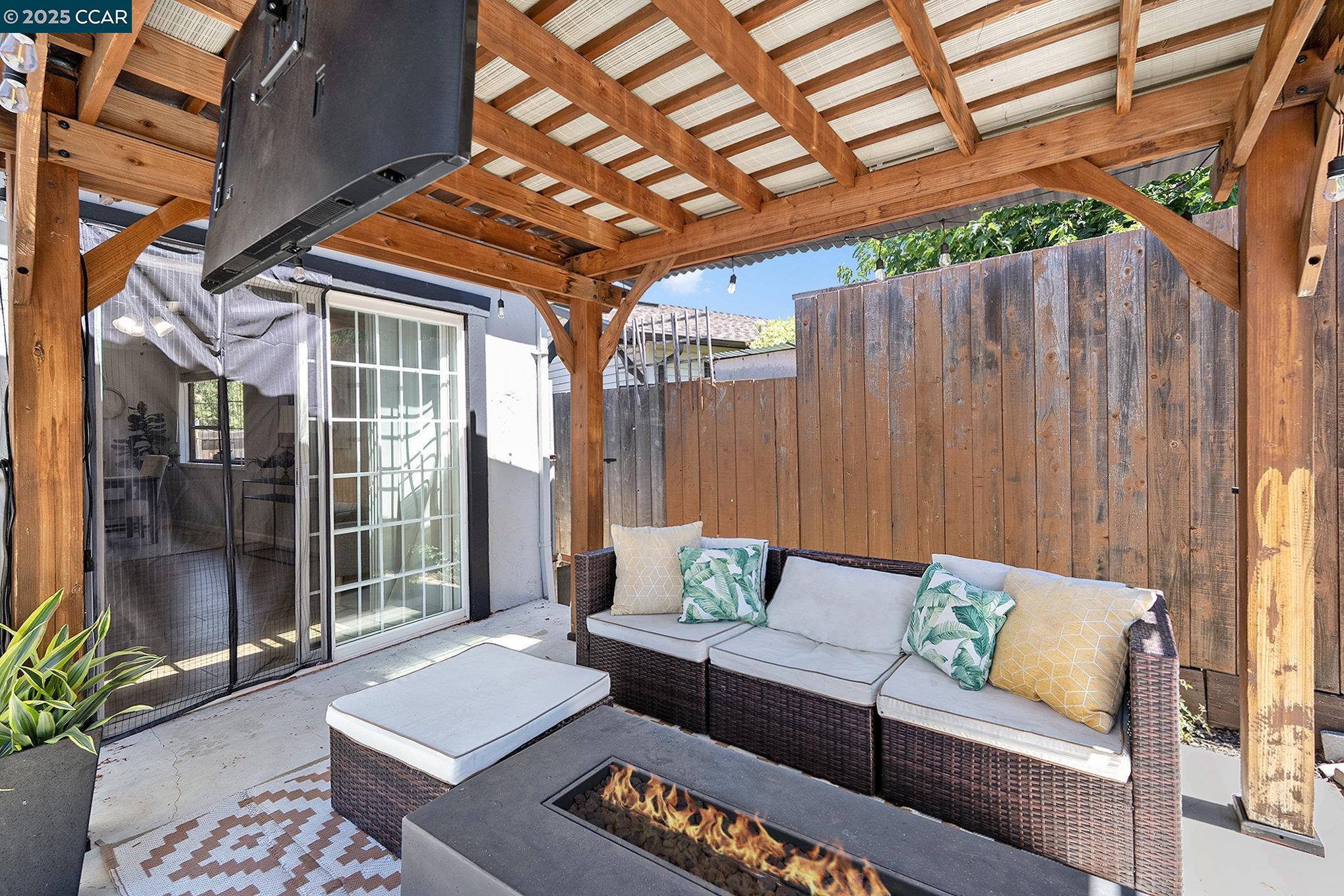 Detail Gallery Image 23 of 32 For 1739 Lynwood Dr, Concord,  CA 94519 - 3 Beds | 2 Baths