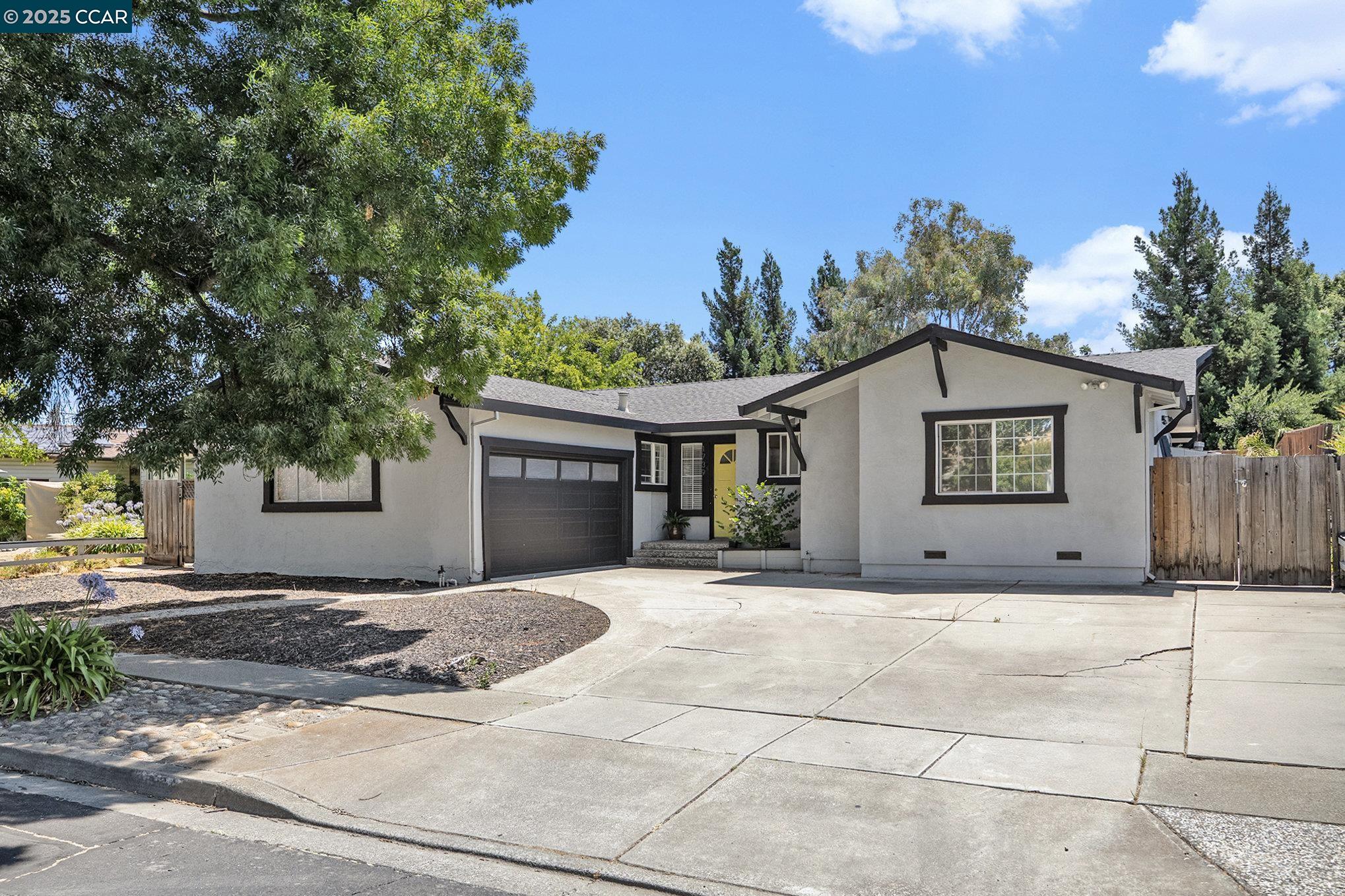 Detail Gallery Image 4 of 32 For 1739 Lynwood Dr, Concord,  CA 94519 - 3 Beds | 2 Baths