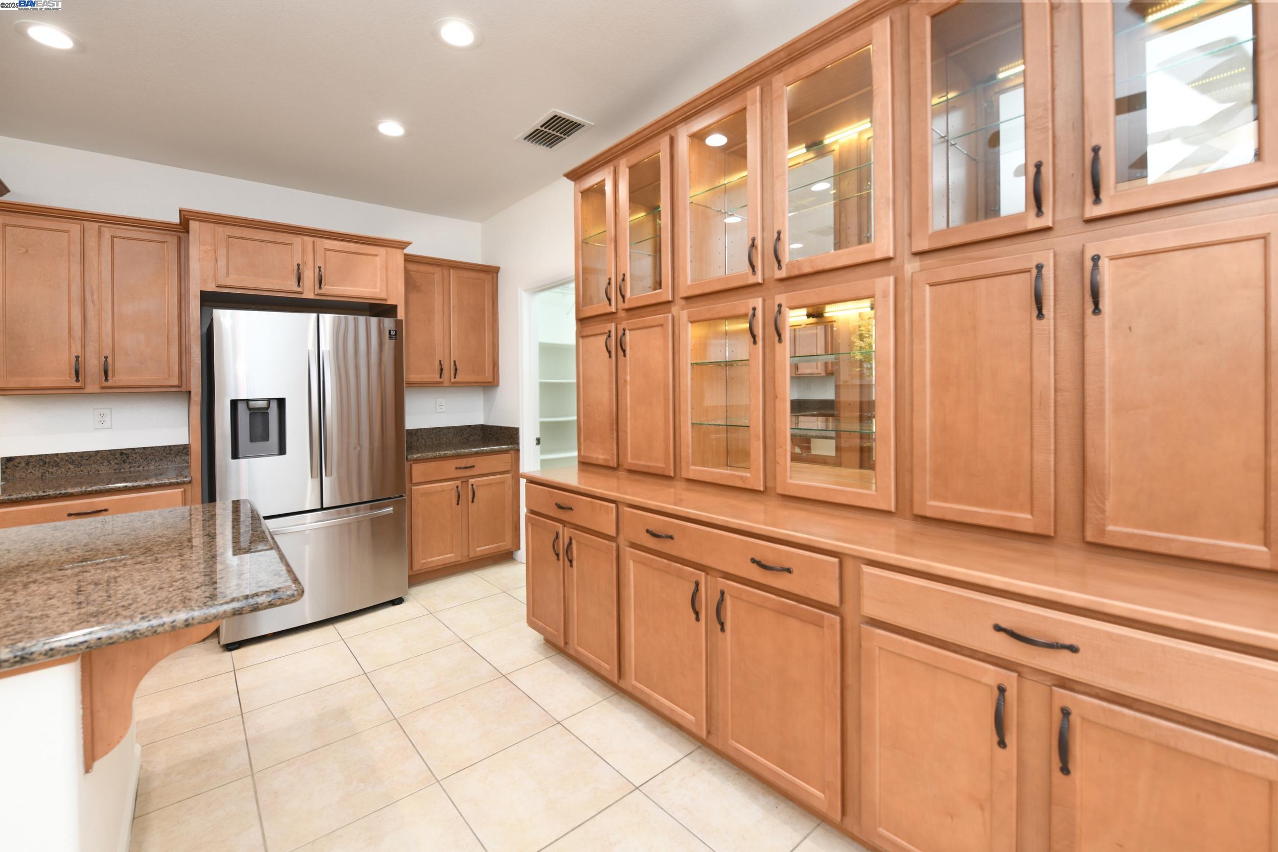 660 Mazzolo Dr, Lincoln, California 95648, 4 Bedrooms Bedrooms, 10 Rooms Rooms,3 BathroomsBathrooms,Residential,For Sale,660 Mazzolo Dr,41106864