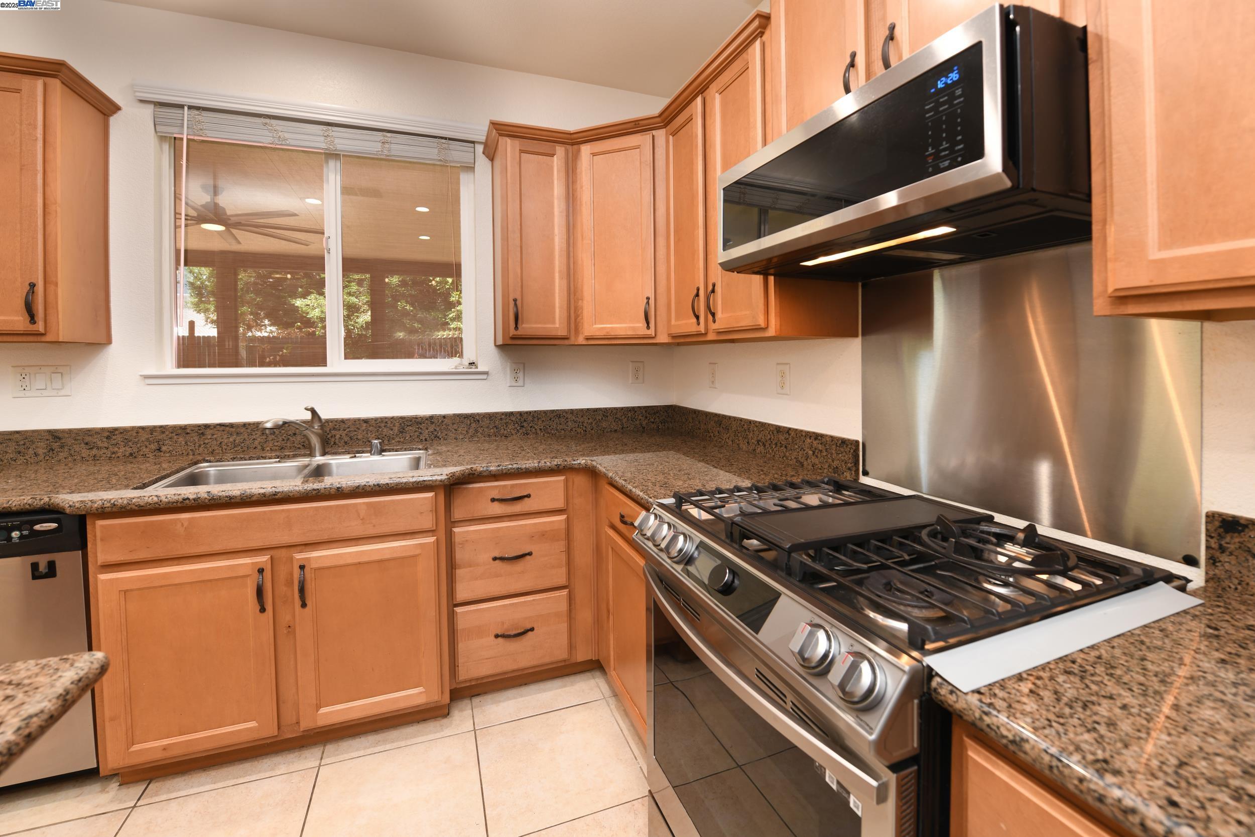 660 Mazzolo Dr, Lincoln, California 95648, 4 Bedrooms Bedrooms, 10 Rooms Rooms,3 BathroomsBathrooms,Residential,For Sale,660 Mazzolo Dr,41106864
