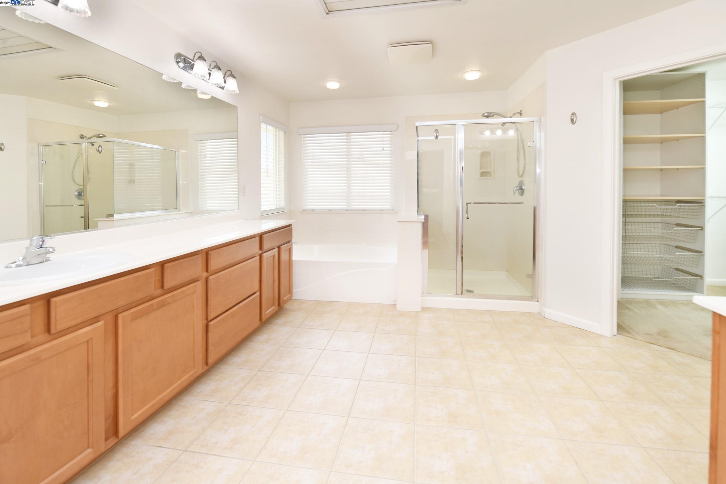 660 Mazzolo Dr, Lincoln, California 95648, 4 Bedrooms Bedrooms, 10 Rooms Rooms,3 BathroomsBathrooms,Residential,For Sale,660 Mazzolo Dr,41106864