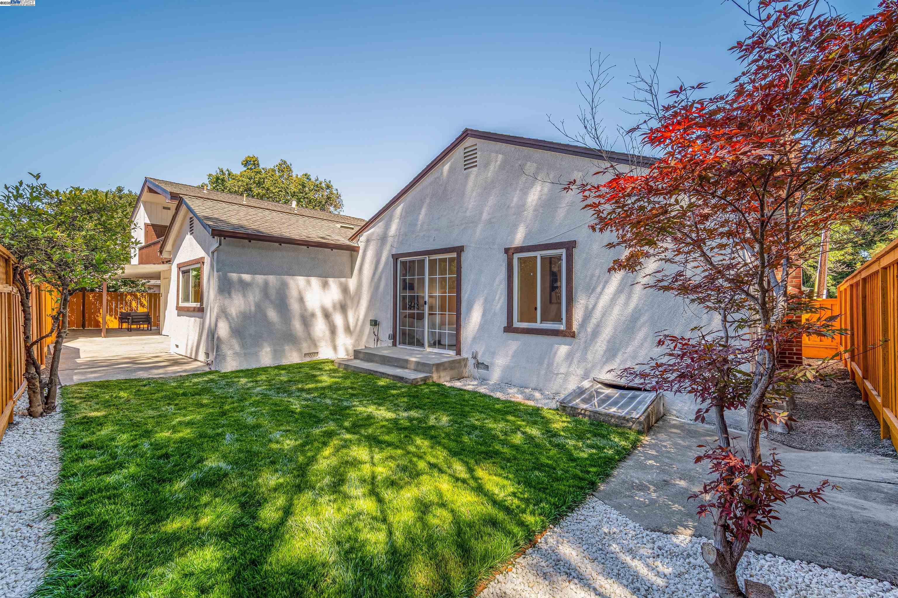 824 14th Ave, Menlo Park, California 94025, 4 Bedrooms Bedrooms, 7 Rooms Rooms,3 BathroomsBathrooms,Residential,For Sale,824 14th Ave,41106865