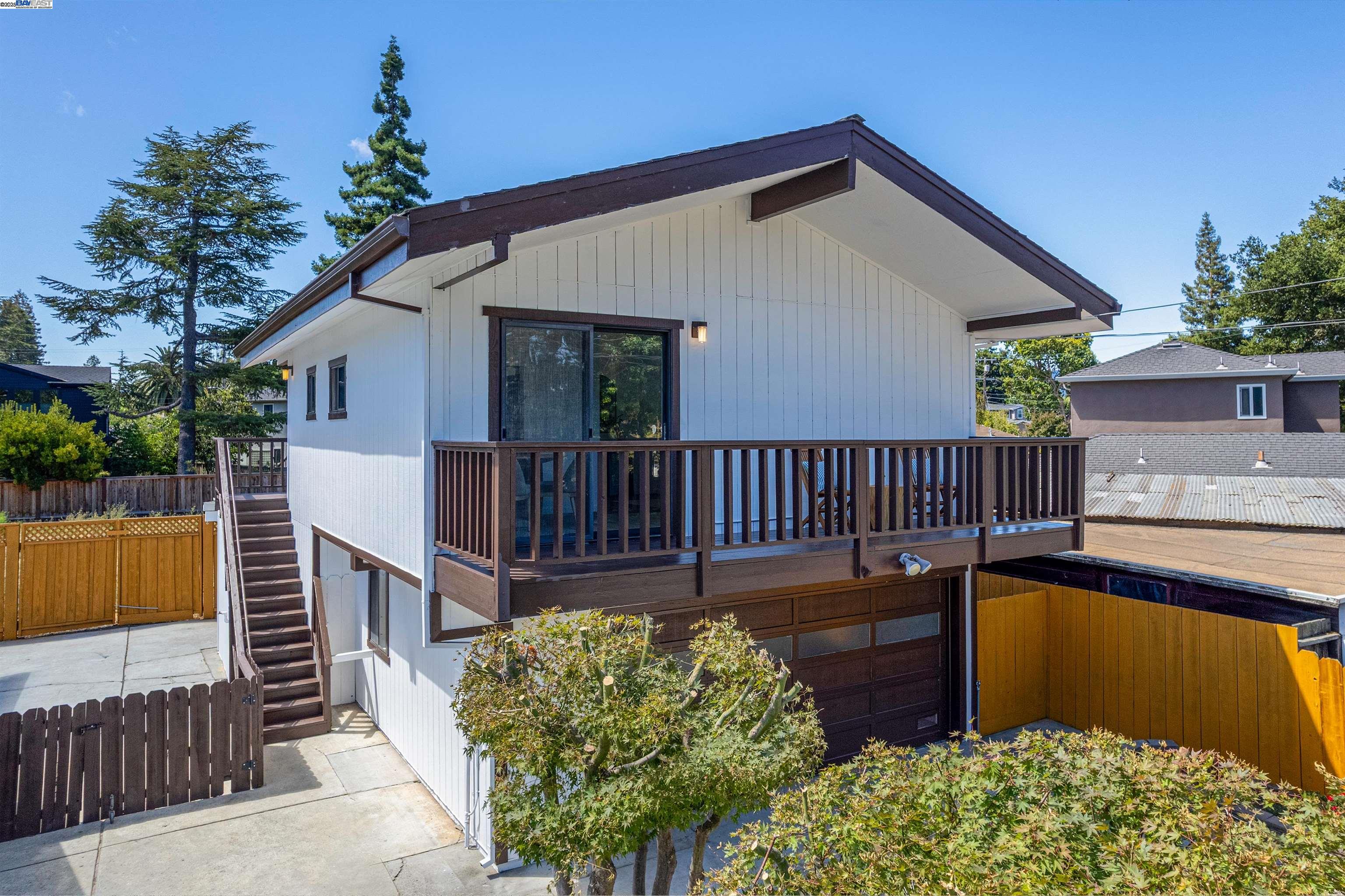 824 14th Ave, Menlo Park, California 94025, 4 Bedrooms Bedrooms, 7 Rooms Rooms,3 BathroomsBathrooms,Residential,For Sale,824 14th Ave,41106865