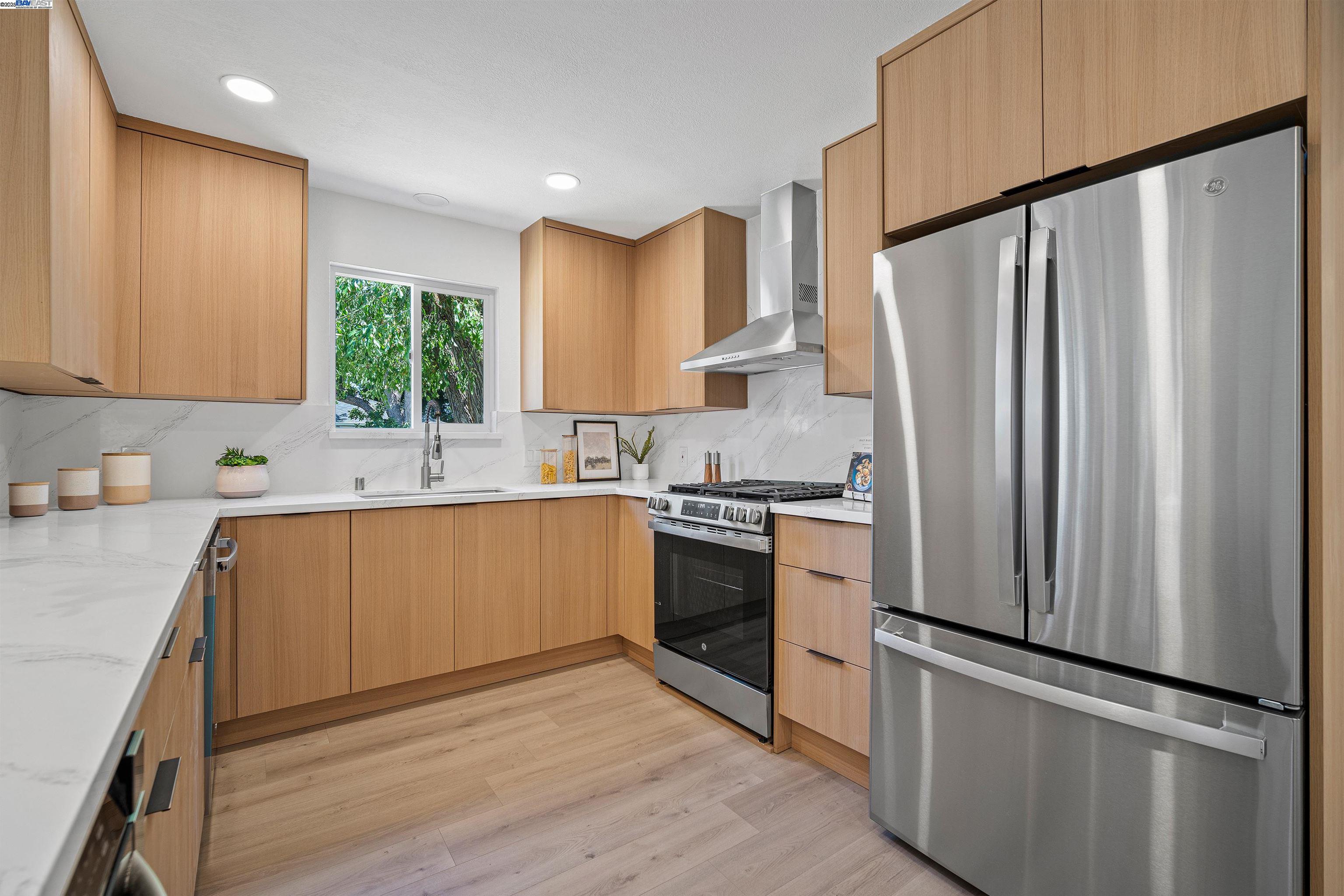 824 14th Ave, Menlo Park, California 94025, 4 Bedrooms Bedrooms, 7 Rooms Rooms,3 BathroomsBathrooms,Residential,For Sale,824 14th Ave,41106865