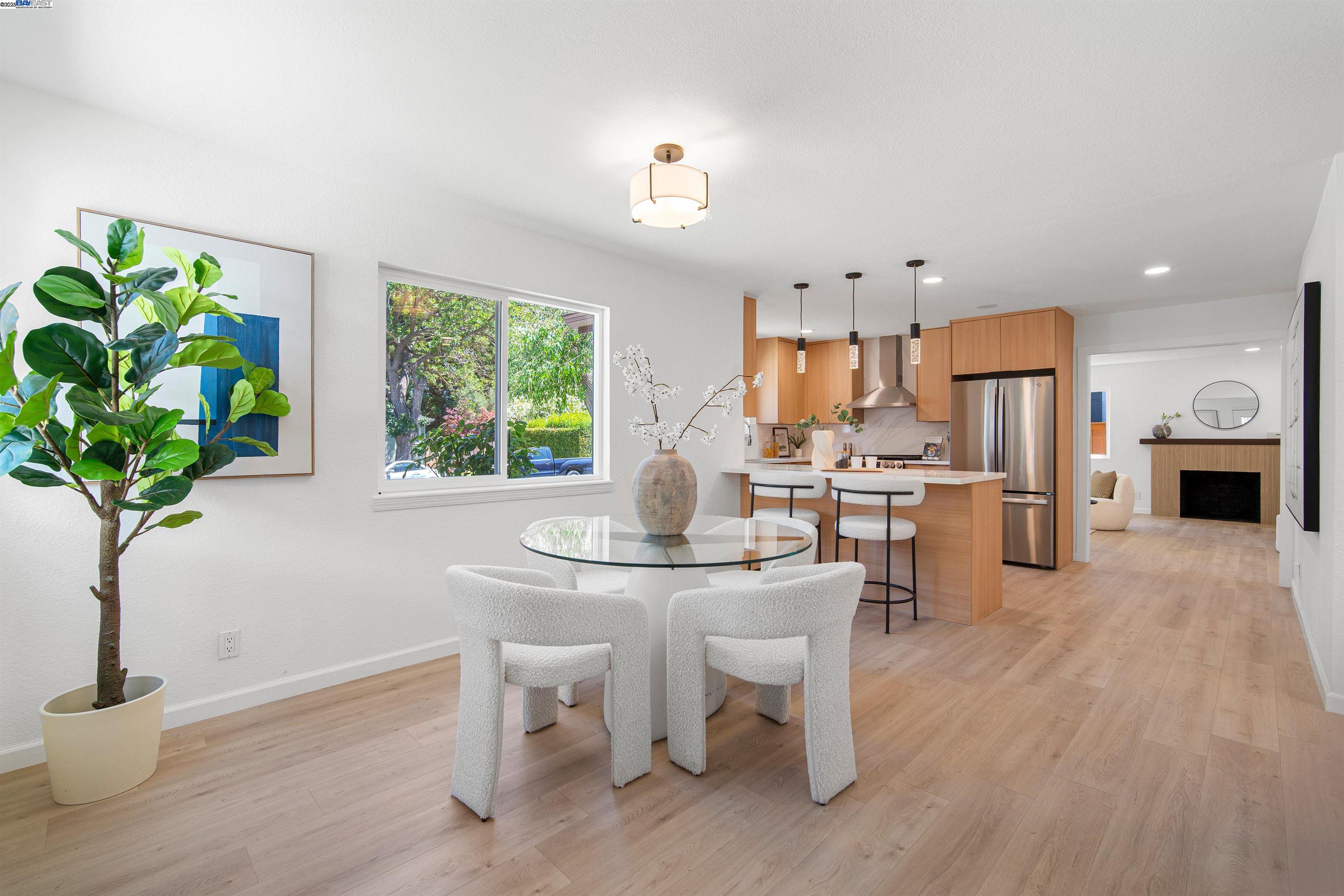 Detail Gallery Image 8 of 32 For 824 14th Ave, Menlo Park,  CA 94025 - 4 Beds | 3 Baths