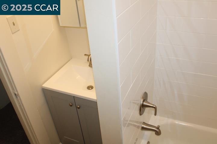5918 ALAMEDA AVE. # 5918, Richmond, California 94804, 1 Bedroom Bedrooms, 4 Rooms Rooms,1 BathroomBathrooms,Residential Lease,For Rent,5918 ALAMEDA AVE. # 5918,41106866