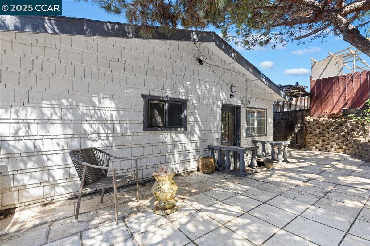 3220 Champion St, Oakland, California 94602, 2 Bedrooms Bedrooms, 5 Rooms Rooms,2 BathroomsBathrooms,Residential,For Sale,3220 Champion St,41106868