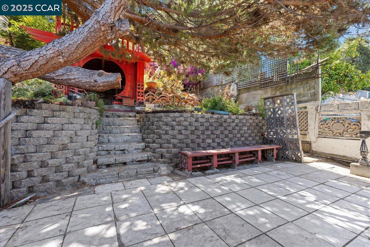 3220 Champion St, Oakland, California 94602, 2 Bedrooms Bedrooms, 5 Rooms Rooms,2 BathroomsBathrooms,Residential,For Sale,3220 Champion St,41106868
