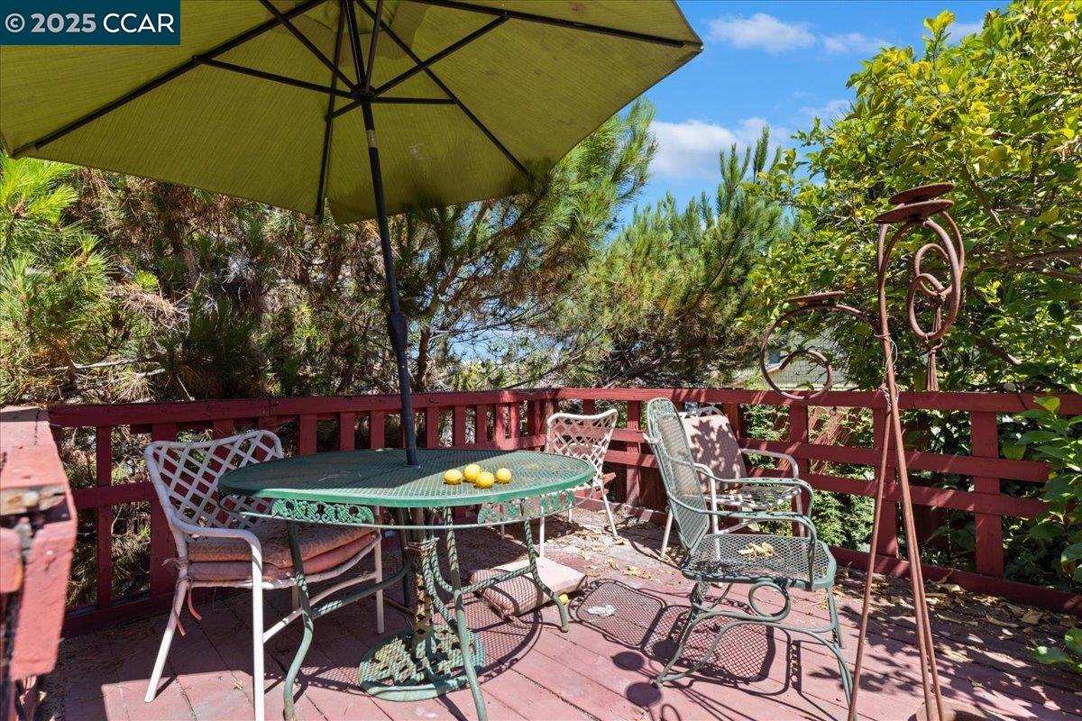 3220 Champion St, Oakland, California 94602, 2 Bedrooms Bedrooms, 5 Rooms Rooms,2 BathroomsBathrooms,Residential,For Sale,3220 Champion St,41106868