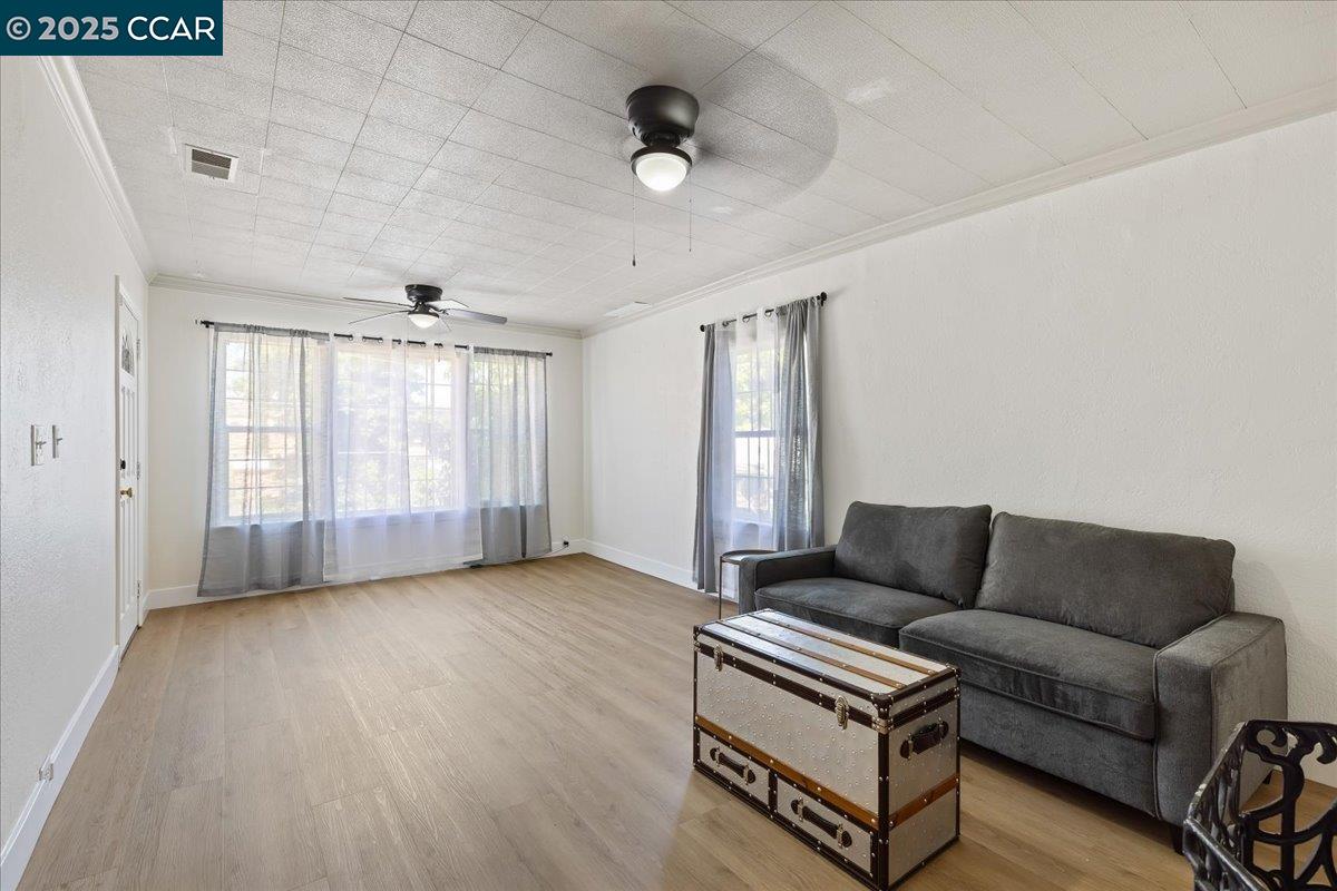 3220 Champion St, Oakland, California 94602, 2 Bedrooms Bedrooms, 5 Rooms Rooms,2 BathroomsBathrooms,Residential,For Sale,3220 Champion St,41106868