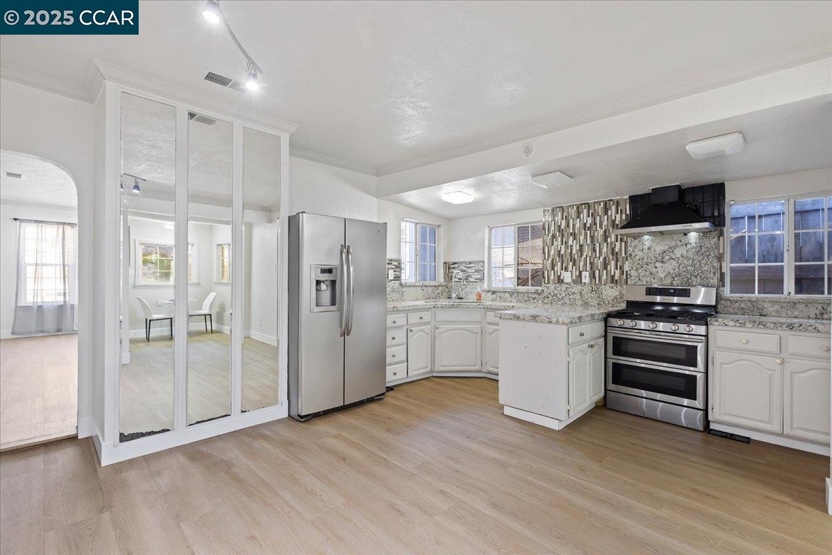 3220 Champion St, Oakland, California 94602, 2 Bedrooms Bedrooms, 5 Rooms Rooms,2 BathroomsBathrooms,Residential,For Sale,3220 Champion St,41106868
