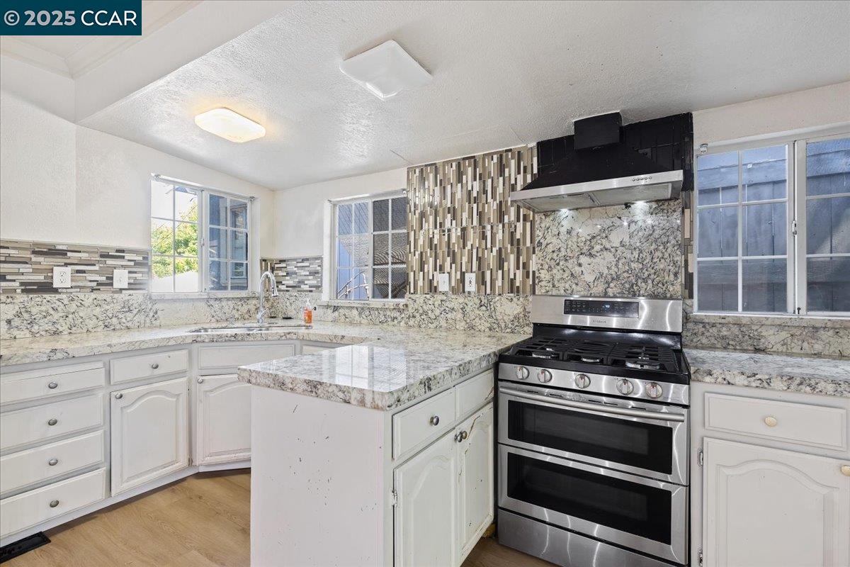 3220 Champion St, Oakland, California 94602, 2 Bedrooms Bedrooms, 5 Rooms Rooms,2 BathroomsBathrooms,Residential,For Sale,3220 Champion St,41106868