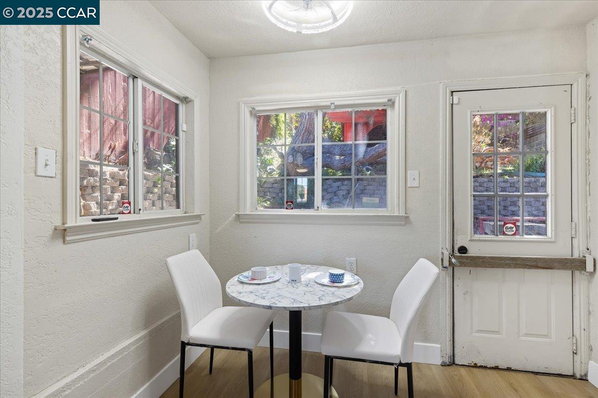 3220 Champion St, Oakland, California 94602, 2 Bedrooms Bedrooms, 5 Rooms Rooms,2 BathroomsBathrooms,Residential,For Sale,3220 Champion St,41106868