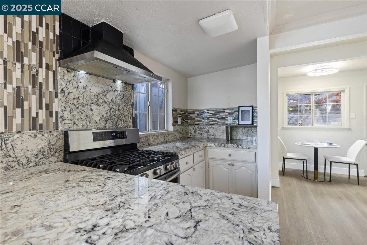 3220 Champion St, Oakland, California 94602, 2 Bedrooms Bedrooms, 5 Rooms Rooms,2 BathroomsBathrooms,Residential,For Sale,3220 Champion St,41106868