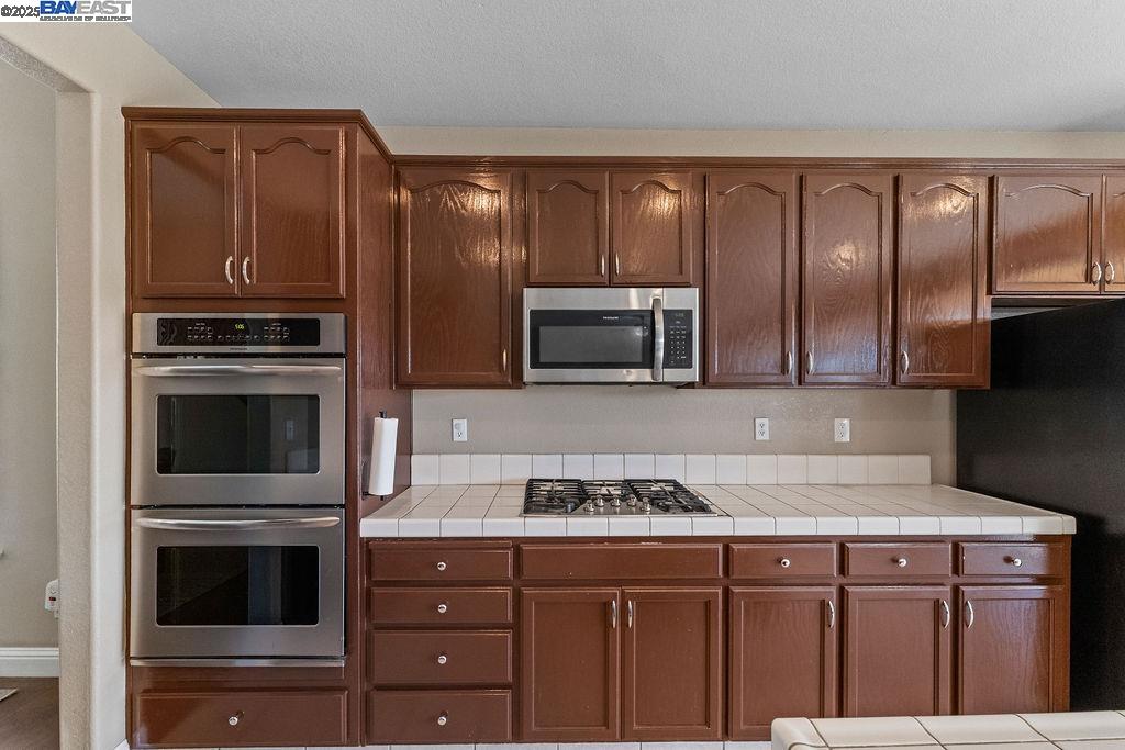 907 MAGGIORE LANE, Manteca, California 95337, 6 Bedrooms Bedrooms, 6 Rooms Rooms,3 BathroomsBathrooms,Residential,For Sale,907 MAGGIORE LANE,41106870