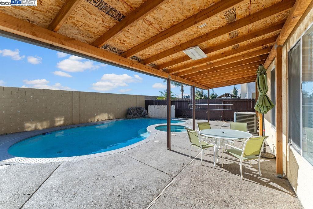 907 MAGGIORE LANE, Manteca, California 95337, 6 Bedrooms Bedrooms, 6 Rooms Rooms,3 BathroomsBathrooms,Residential,For Sale,907 MAGGIORE LANE,41106870