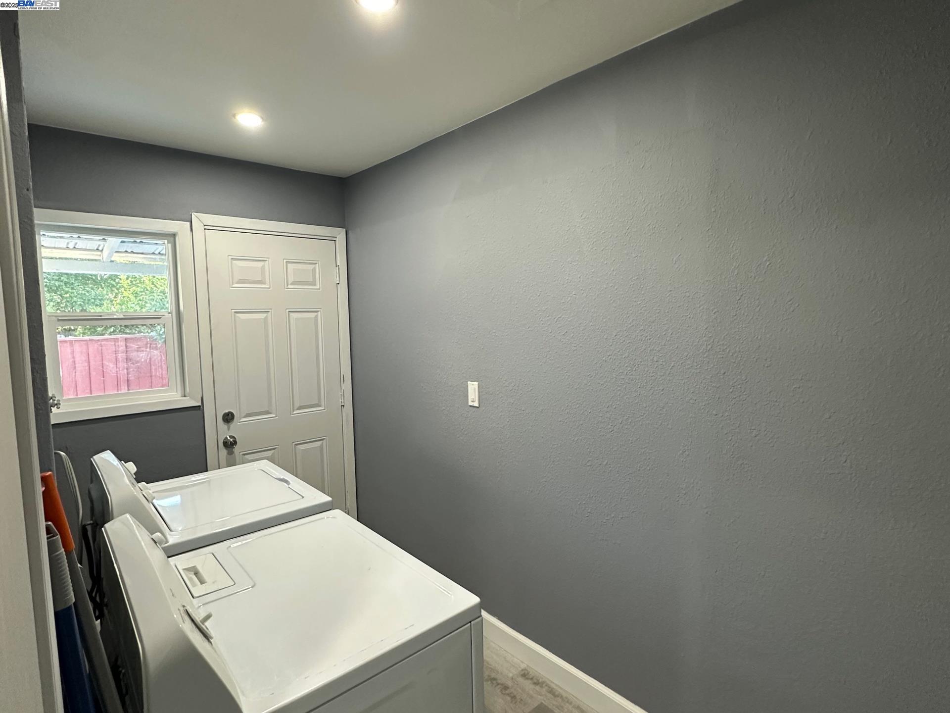 2441 Glenlock St, San Pablo, California 94806, 3 Bedrooms Bedrooms, 7 Rooms Rooms,1 BathroomBathrooms,Residential,For Sale,2441 Glenlock St,41106871