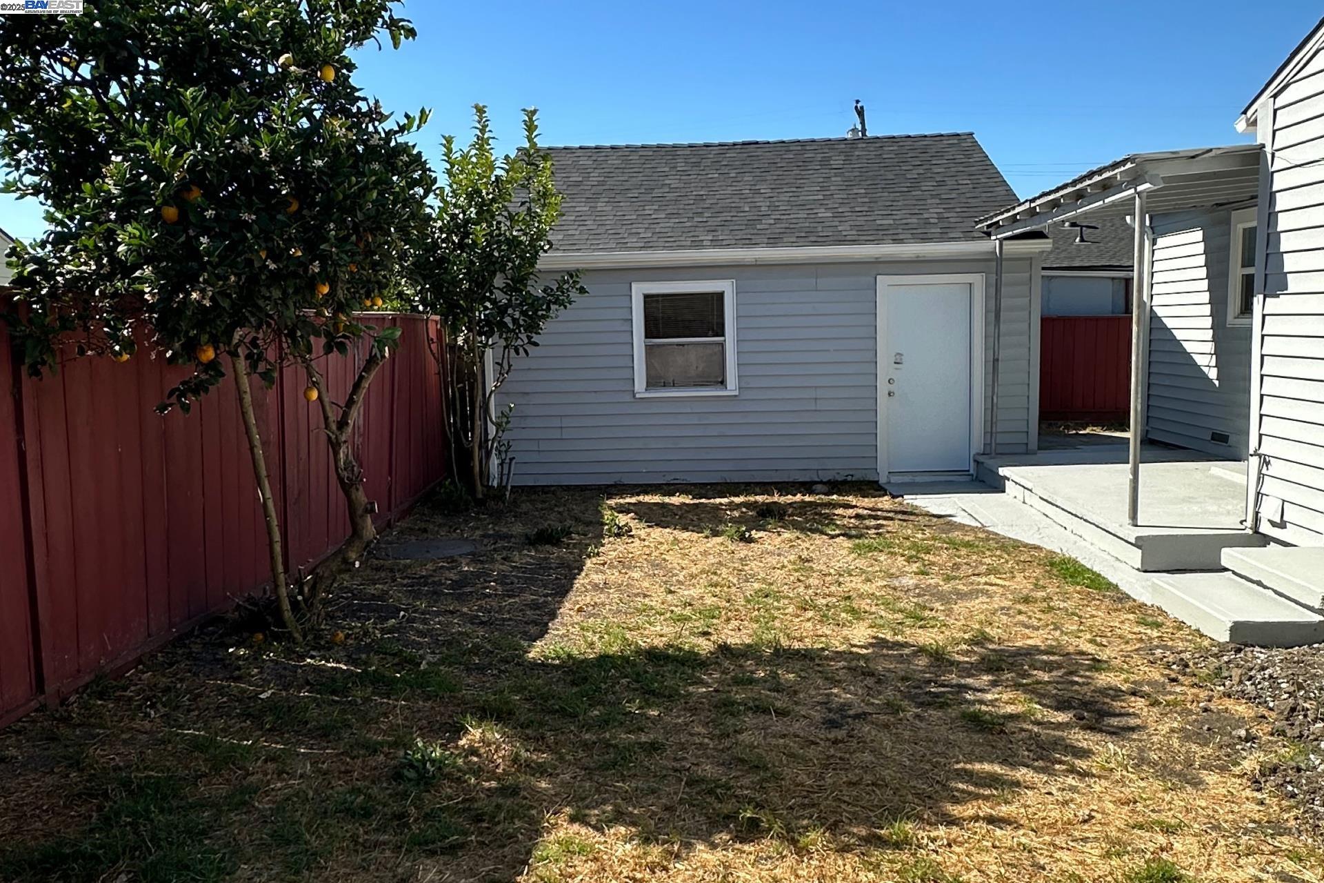 2441 Glenlock St, San Pablo, California 94806, 3 Bedrooms Bedrooms, 7 Rooms Rooms,1 BathroomBathrooms,Residential,For Sale,2441 Glenlock St,41106871