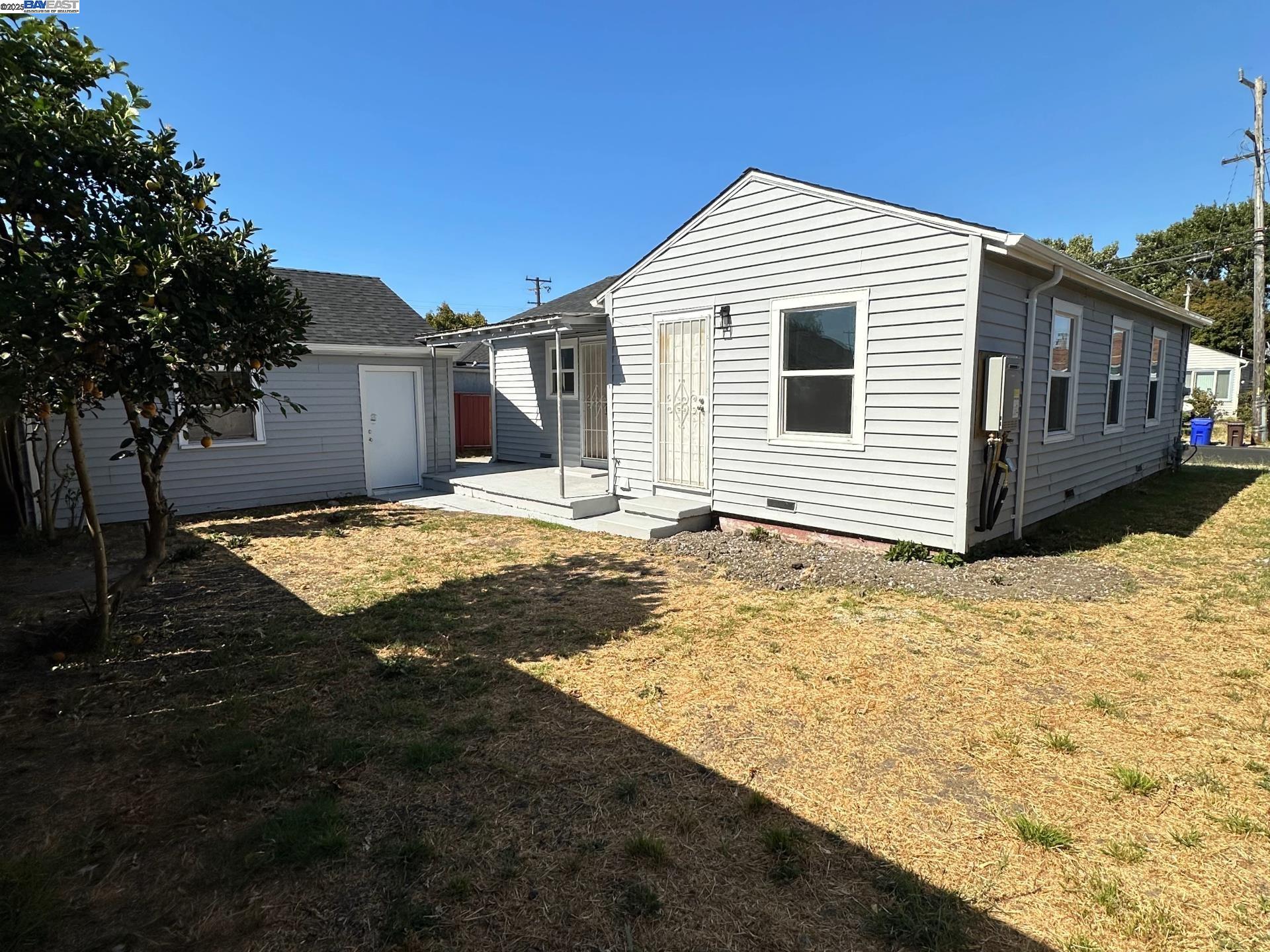 2441 Glenlock St, San Pablo, California 94806, 3 Bedrooms Bedrooms, 7 Rooms Rooms,1 BathroomBathrooms,Residential,For Sale,2441 Glenlock St,41106871