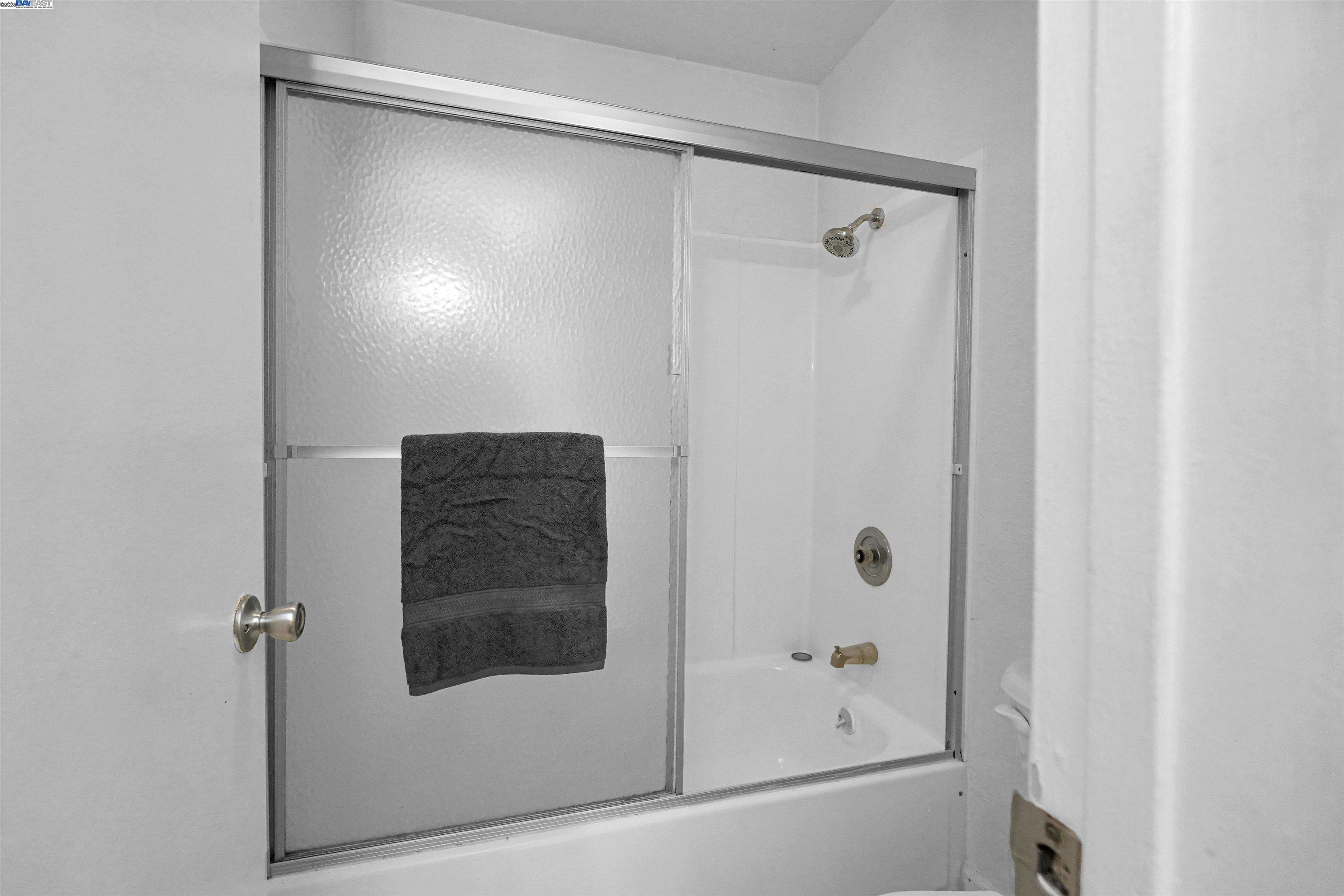 260 Industrial Pkwy # 33, Hayward, California 94544, 1 Bedroom Bedrooms, 3 Rooms Rooms,1 BathroomBathrooms,Residential,For Sale,260 Industrial Pkwy # 33,41106873