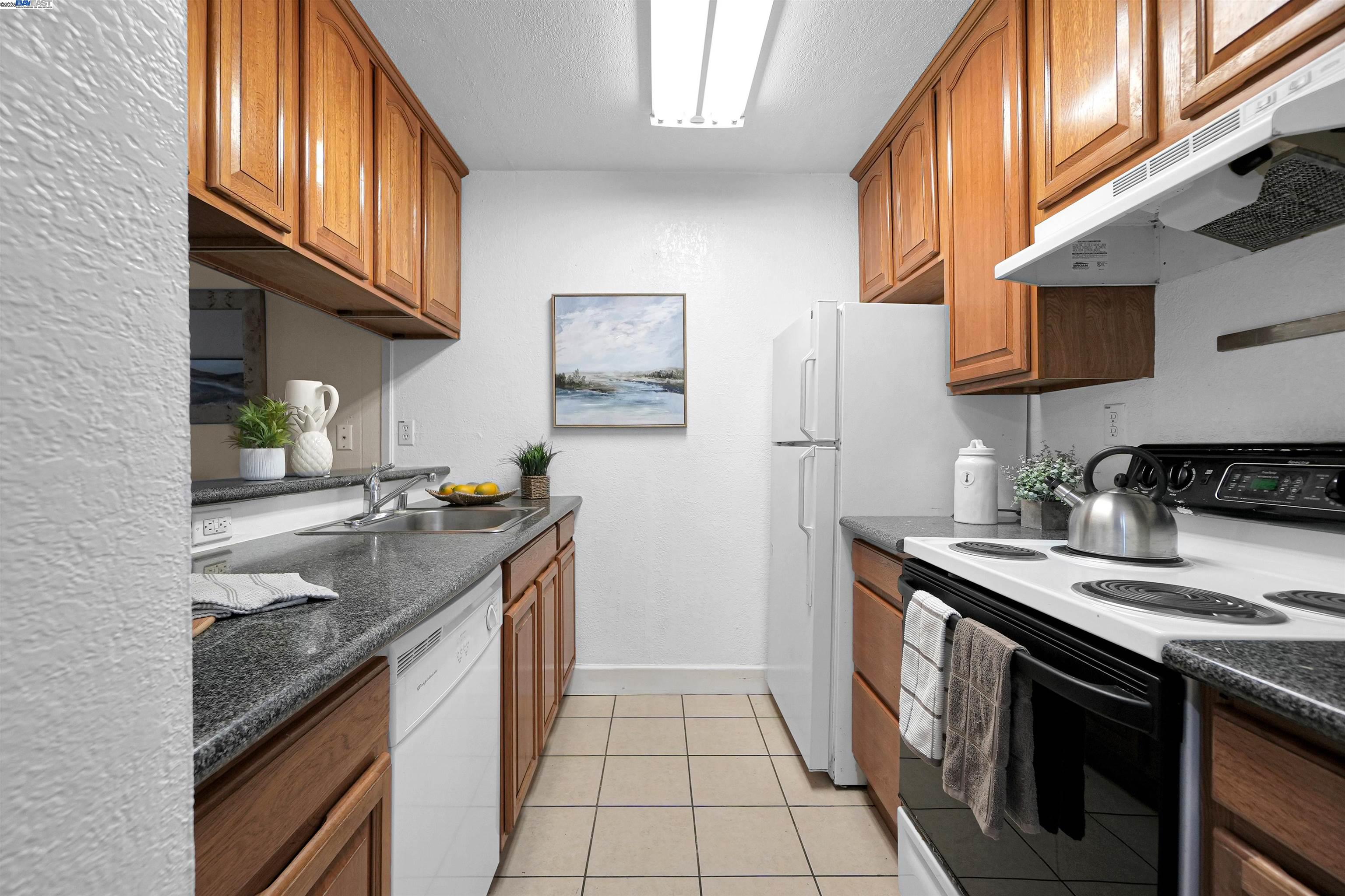 260 Industrial Pkwy # 33, Hayward, California 94544, 1 Bedroom Bedrooms, 3 Rooms Rooms,1 BathroomBathrooms,Residential,For Sale,260 Industrial Pkwy # 33,41106873