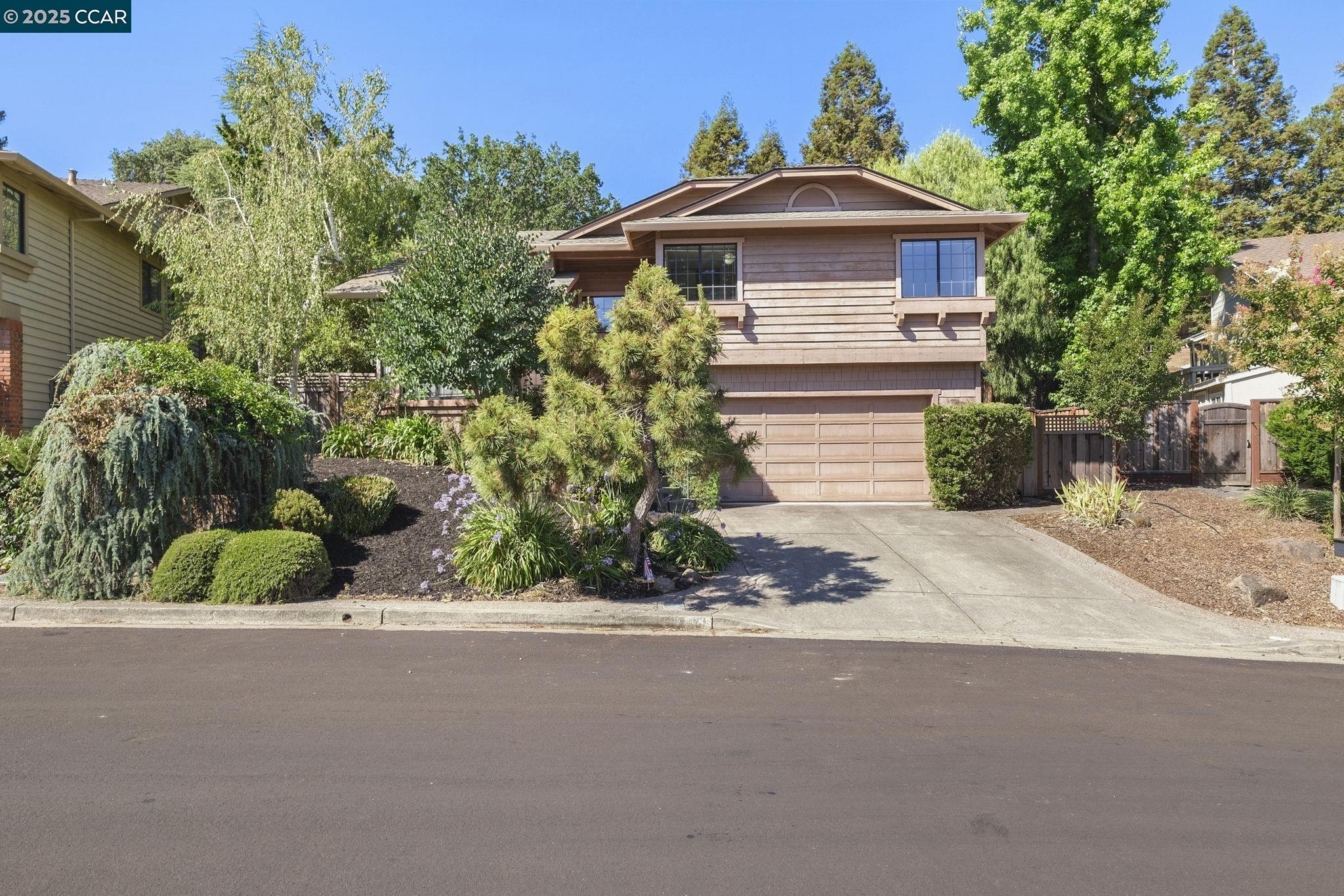 1743 Jeanne Cir, Martinez, California 94553, 4 Bedrooms Bedrooms, 10 Rooms Rooms,2 BathroomsBathrooms,Residential,For Sale,1743 Jeanne Cir,41106874