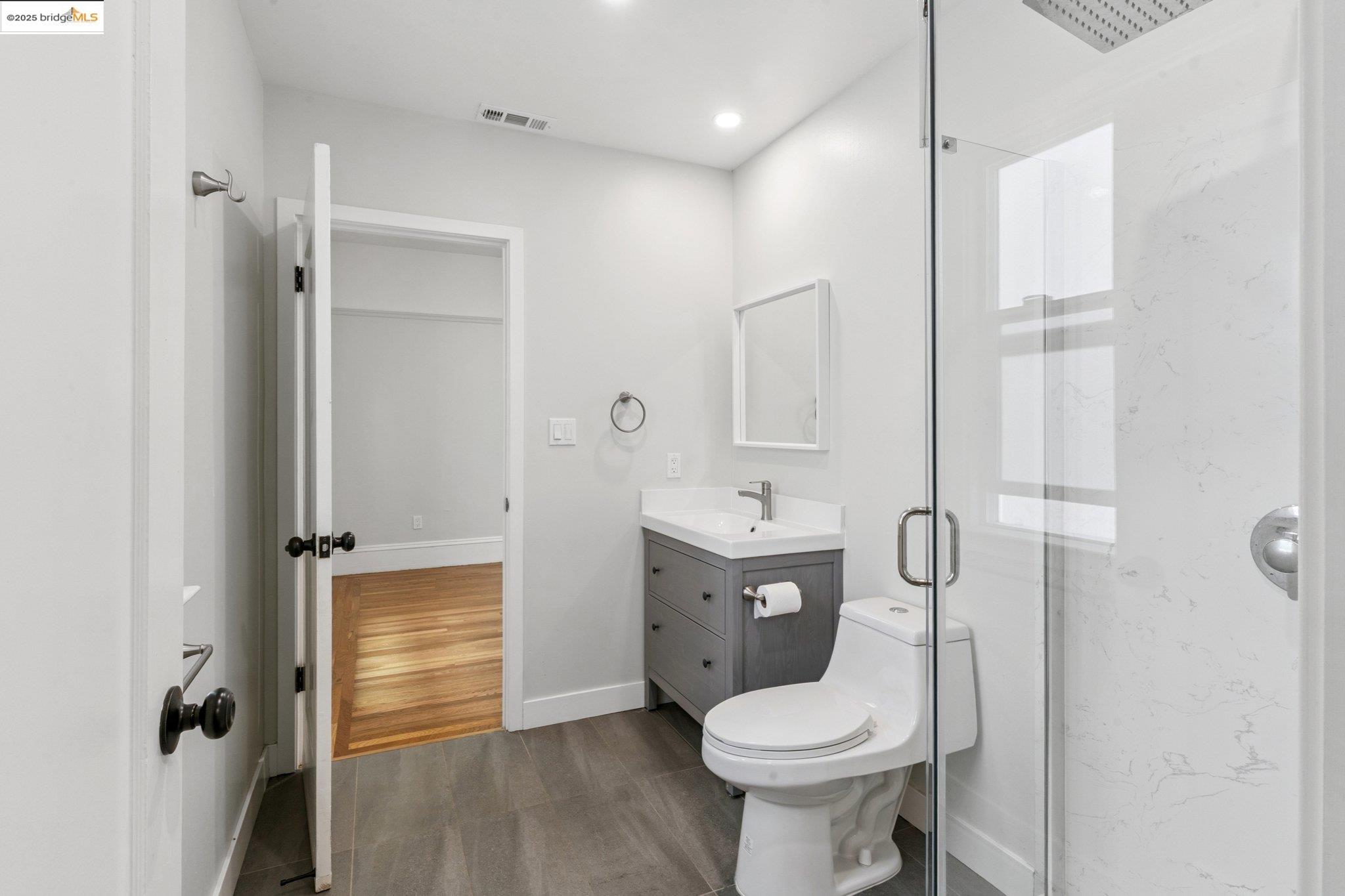 314 Hanover Ave, Oakland, California 94606, ,Residential Income,For Sale,314 Hanover Ave,41106878