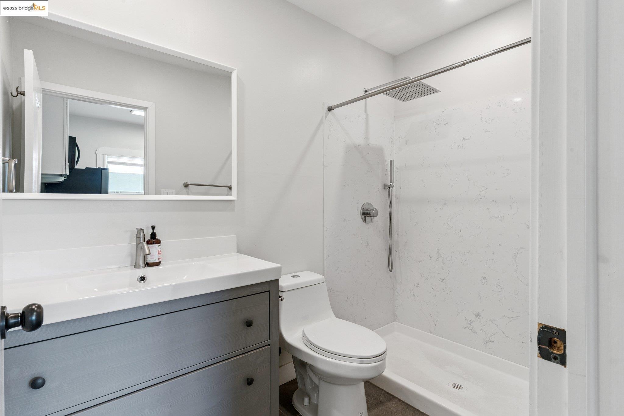 314 Hanover Ave, Oakland, California 94606, ,Residential Income,For Sale,314 Hanover Ave,41106878