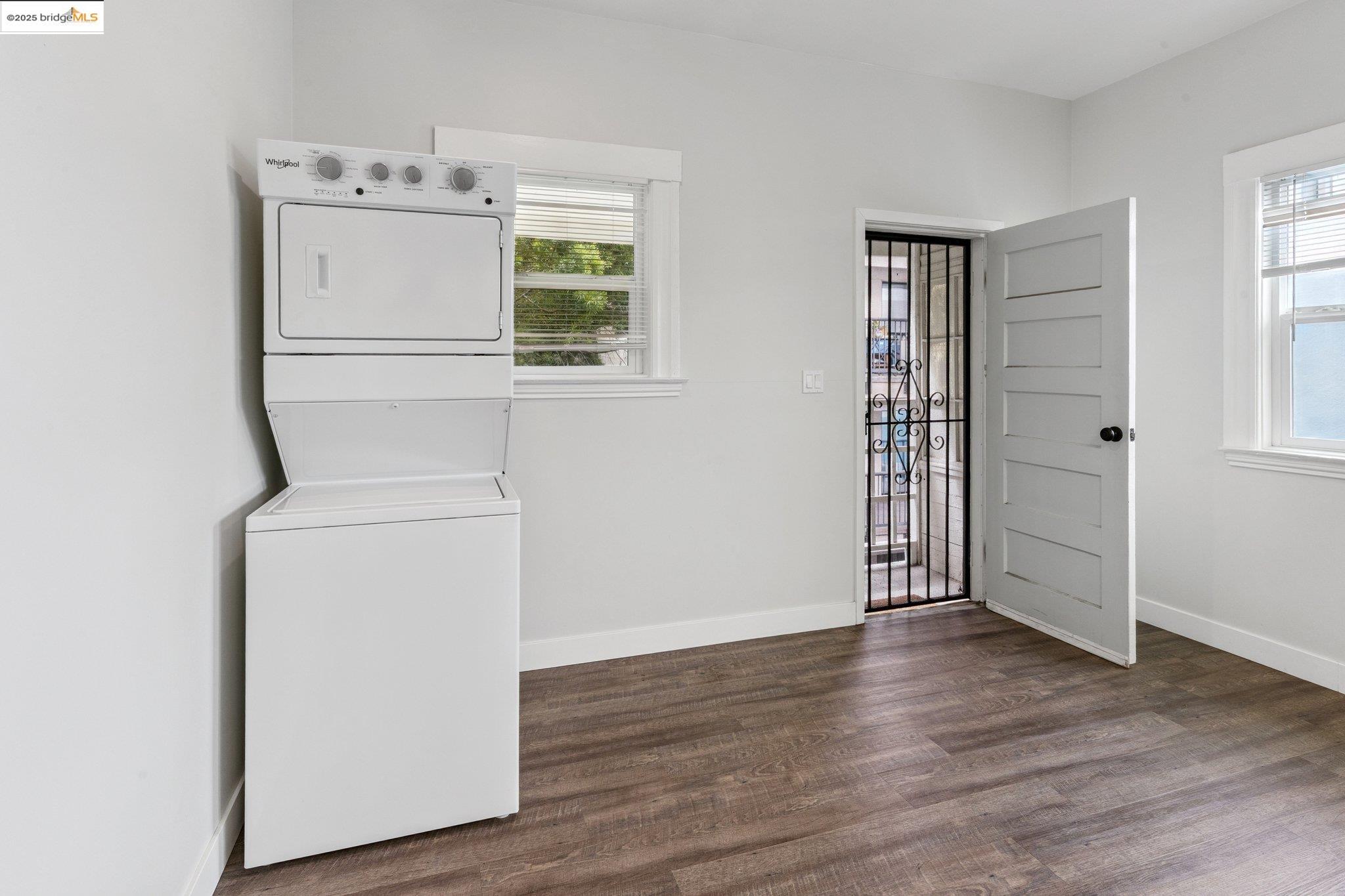 314 Hanover Ave, Oakland, California 94606, ,Residential Income,For Sale,314 Hanover Ave,41106878