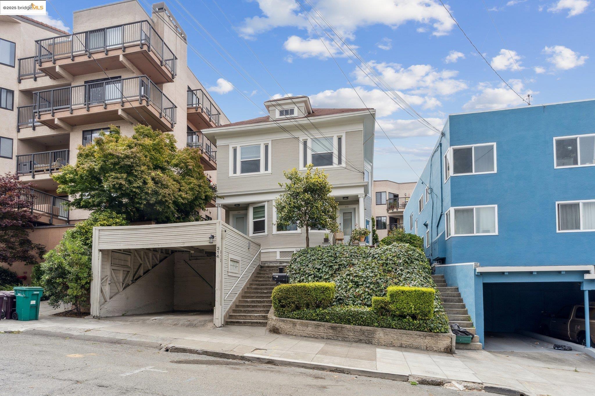 314 Hanover Ave, Oakland, California 94606, ,Residential Income,For Sale,314 Hanover Ave,41106878