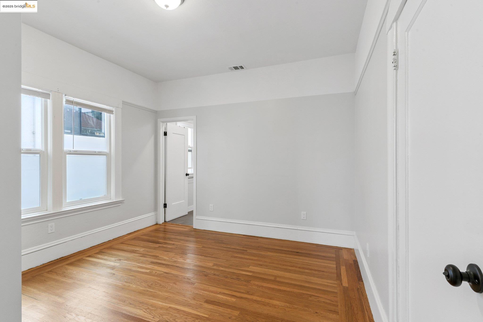 314 Hanover Ave, Oakland, California 94606, ,Residential Income,For Sale,314 Hanover Ave,41106878