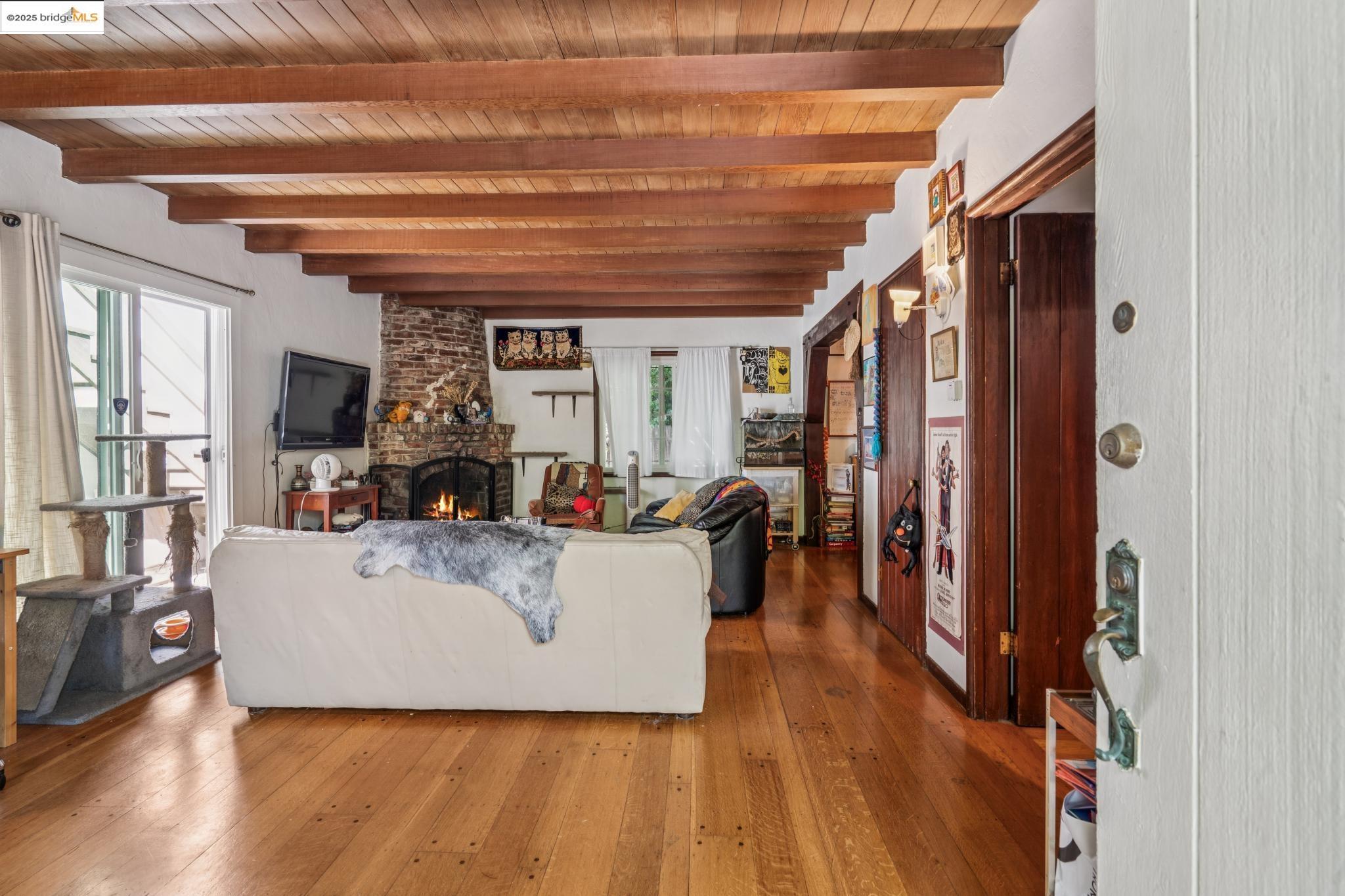 574 66th, Oakland, California 94609, ,Commercial Sale,For Sale,574 66th,41106879