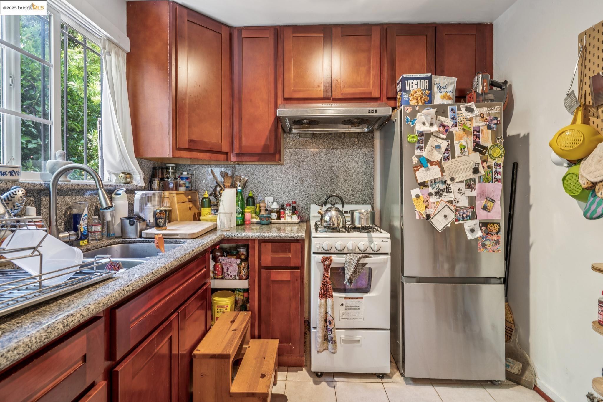 574 66th, Oakland, California 94609, ,Commercial Sale,For Sale,574 66th,41106879