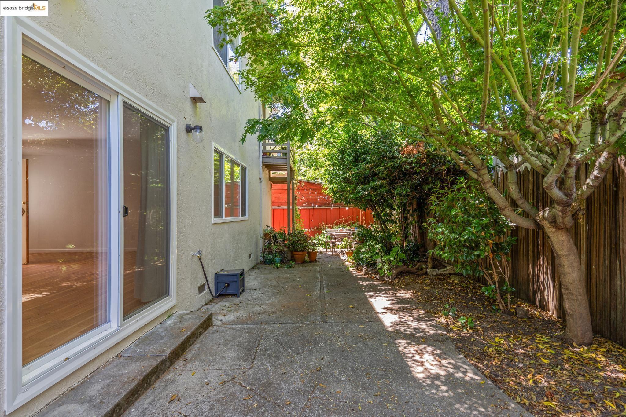 574 66th, Oakland, California 94609, ,Commercial Sale,For Sale,574 66th,41106879