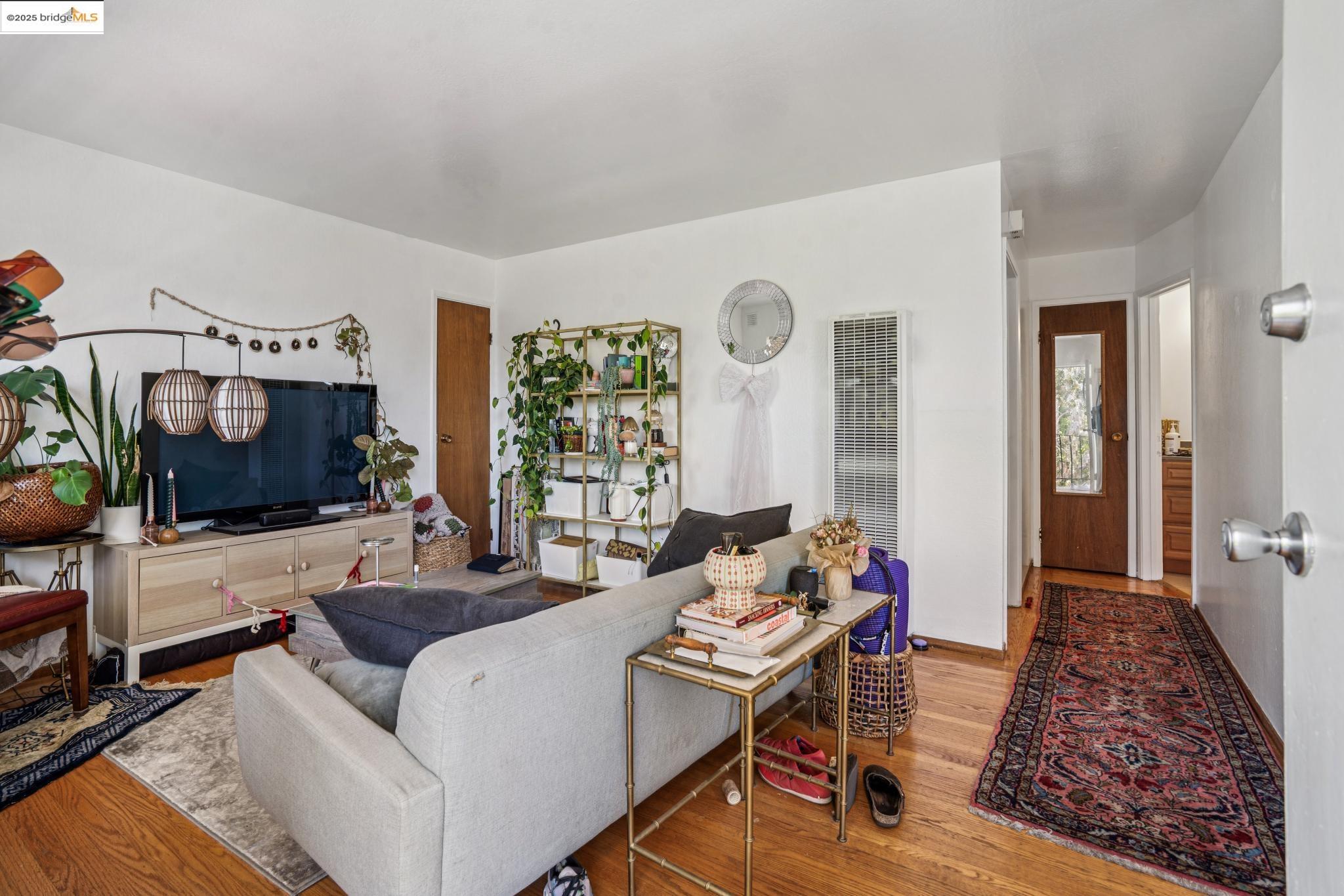 574 66th, Oakland, California 94609, ,Commercial Sale,For Sale,574 66th,41106879
