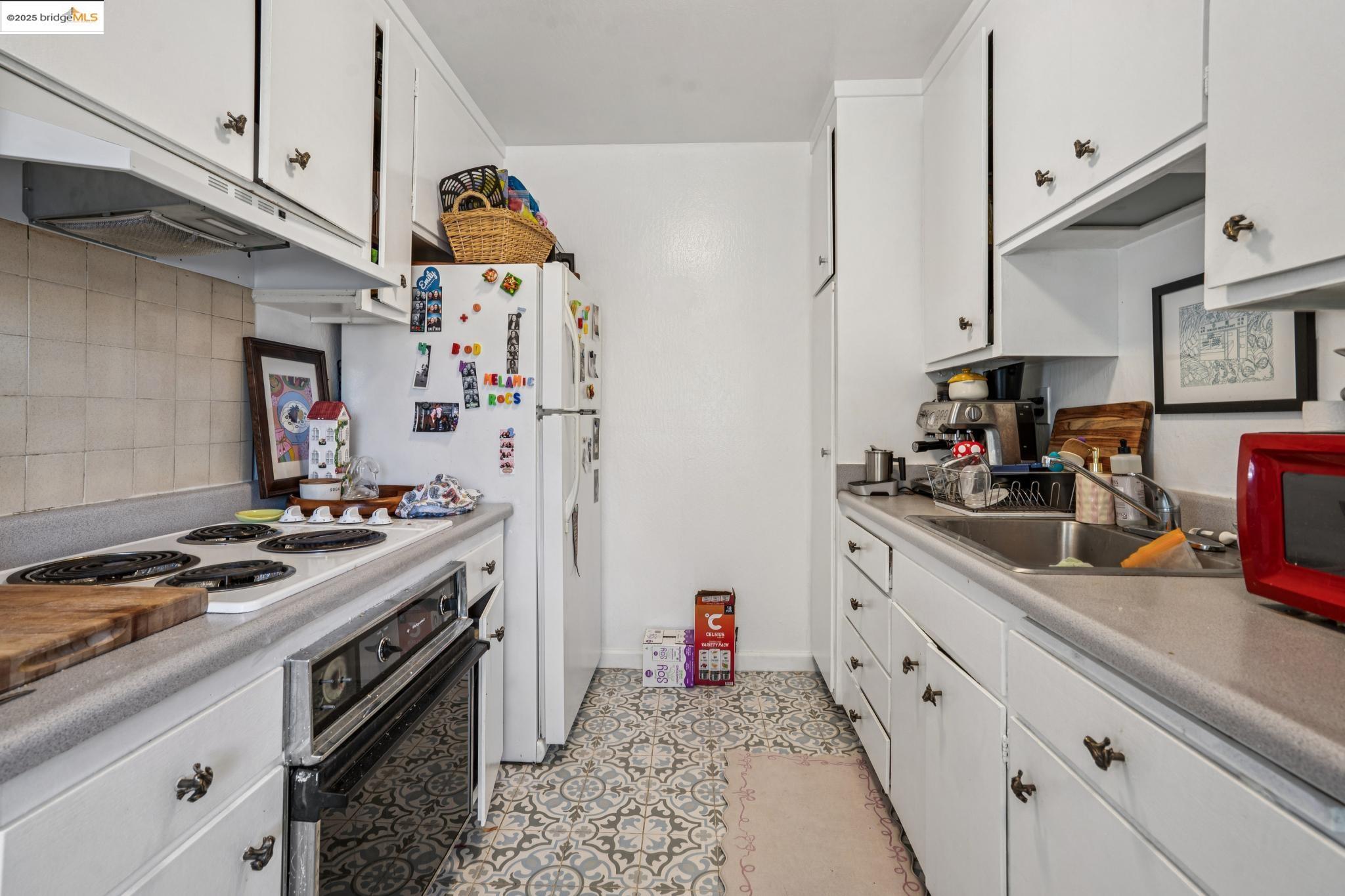 574 66th, Oakland, California 94609, ,Commercial Sale,For Sale,574 66th,41106879