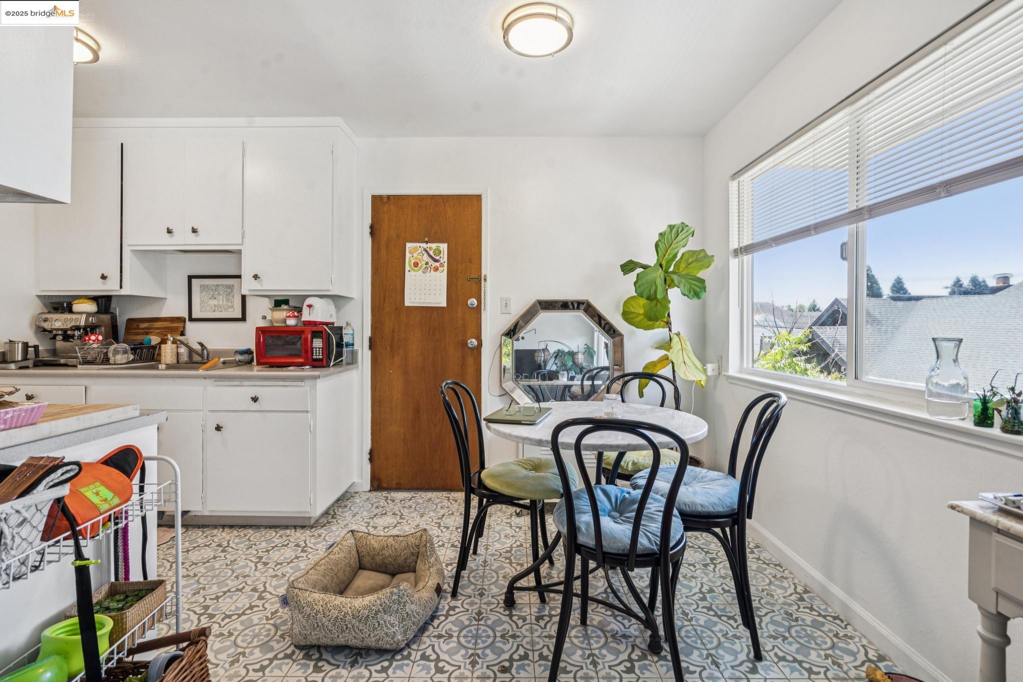 574 66th, Oakland, California 94609, ,Commercial Sale,For Sale,574 66th,41106879