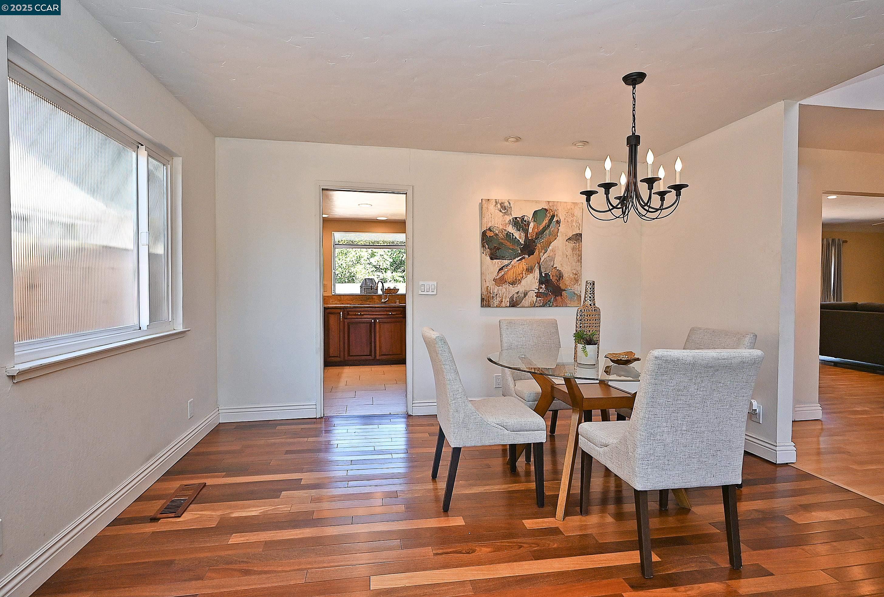 Detail Gallery Image 13 of 42 For 5091 Saint Celestine Ct, Concord,  CA 94521 - 4 Beds | 2/1 Baths