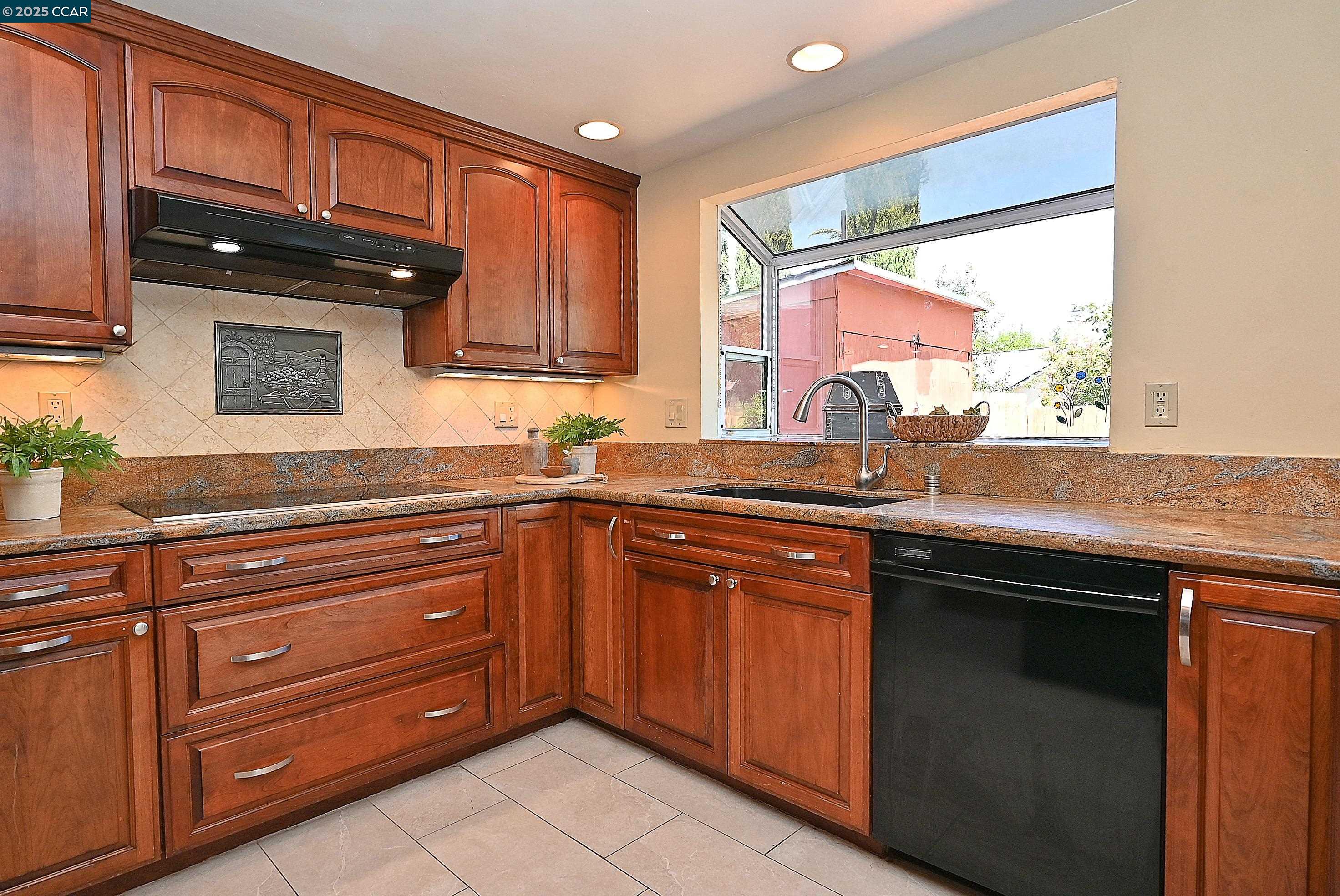 Detail Gallery Image 14 of 42 For 5091 Saint Celestine Ct, Concord,  CA 94521 - 4 Beds | 2/1 Baths