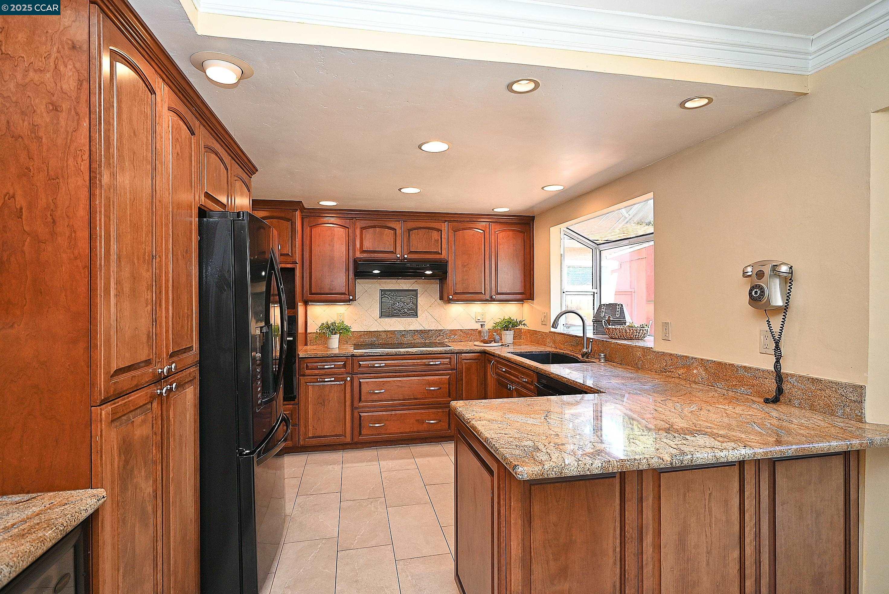 Detail Gallery Image 16 of 42 For 5091 Saint Celestine Ct, Concord,  CA 94521 - 4 Beds | 2/1 Baths