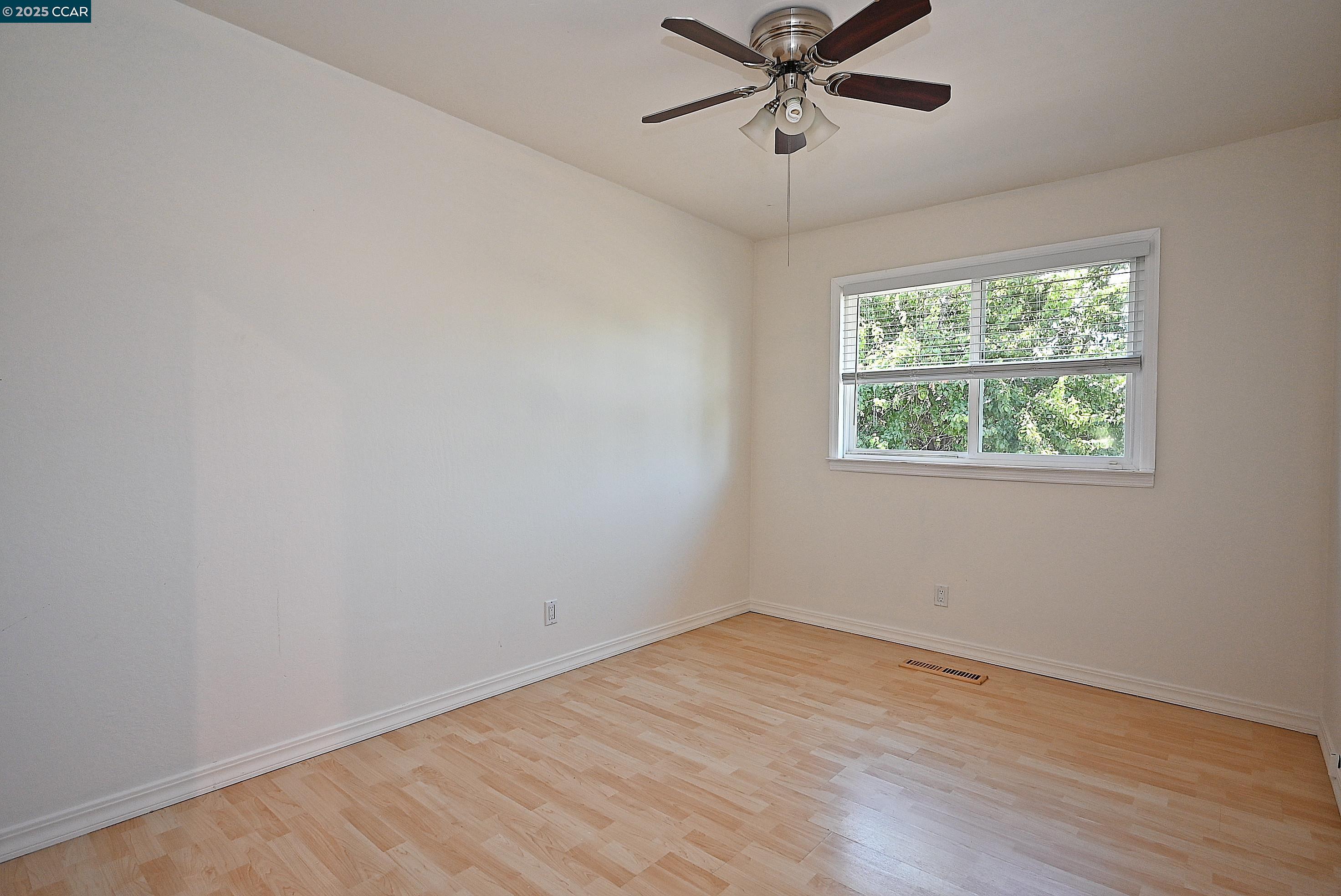 Detail Gallery Image 27 of 42 For 5091 Saint Celestine Ct, Concord,  CA 94521 - 4 Beds | 2/1 Baths