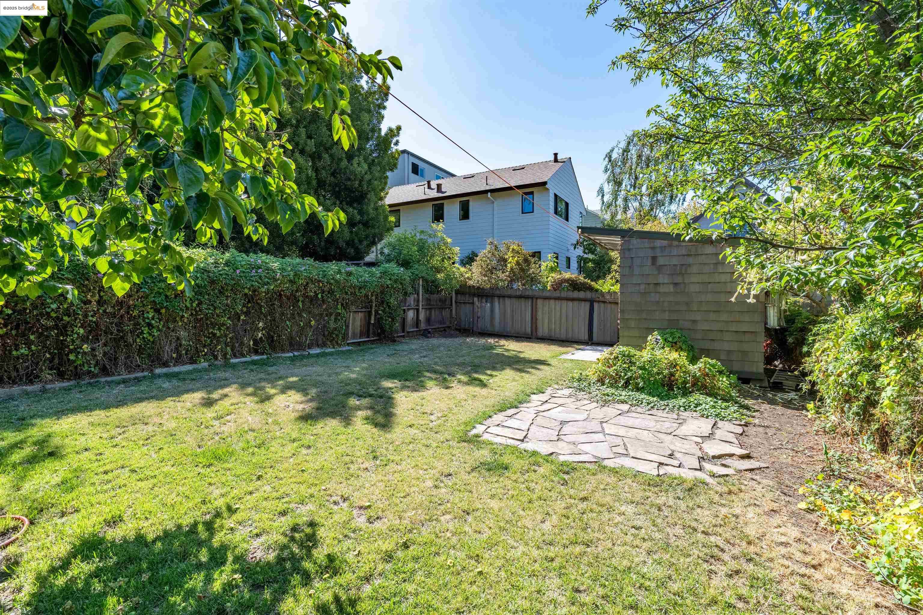 1912 Virginia St, Berkeley, California 94709, 3 Bedrooms Bedrooms, 9 Rooms Rooms,1 BathroomBathrooms,Residential,For Sale,1912 Virginia St,41106883