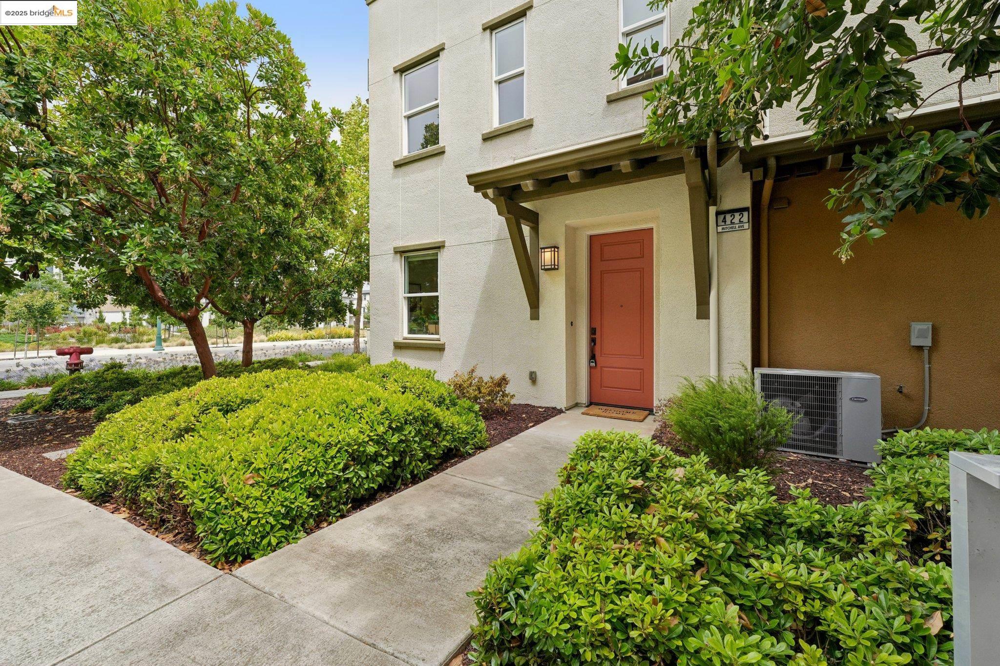 MLS: 41106887 Condo For Sale